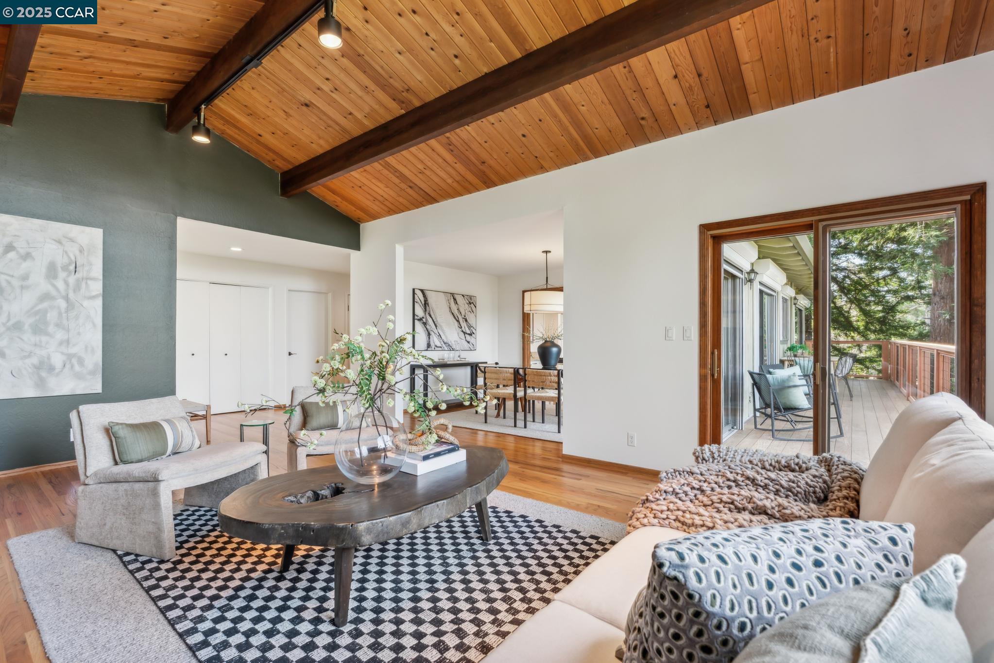 128 Ardith Dr