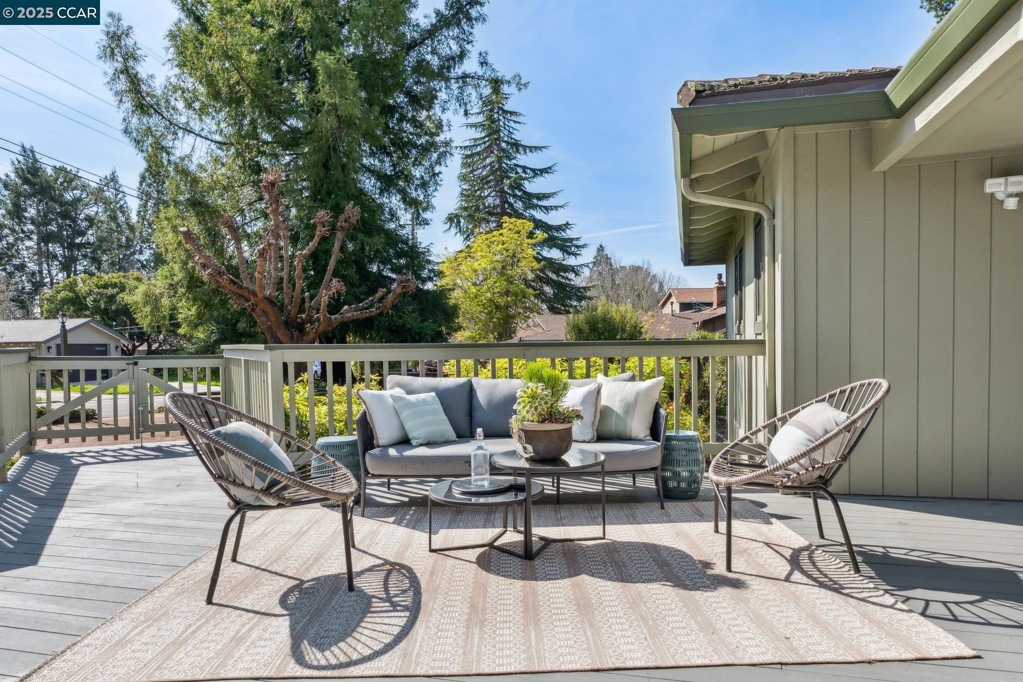 128 Ardith Dr