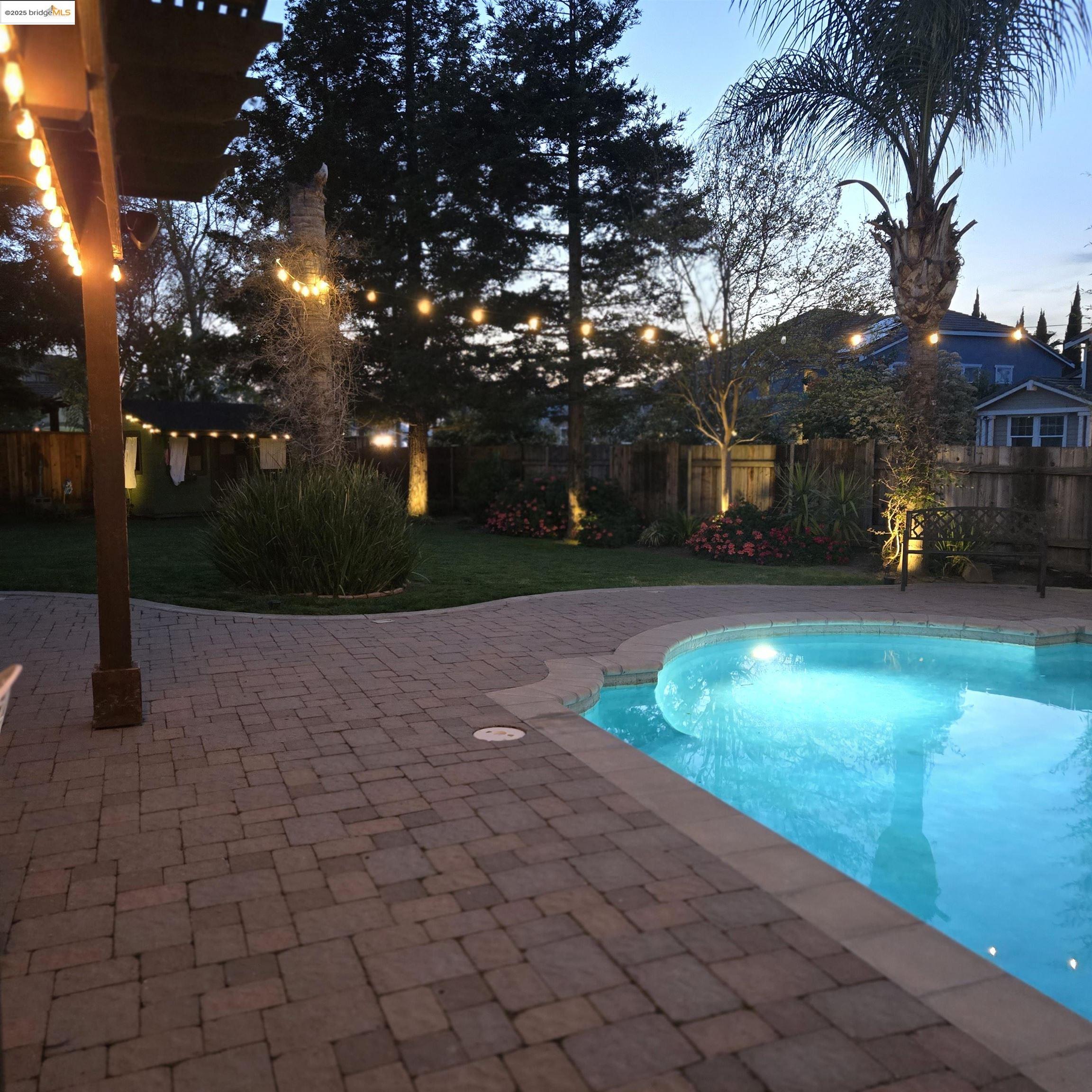 17 Lowell Ct