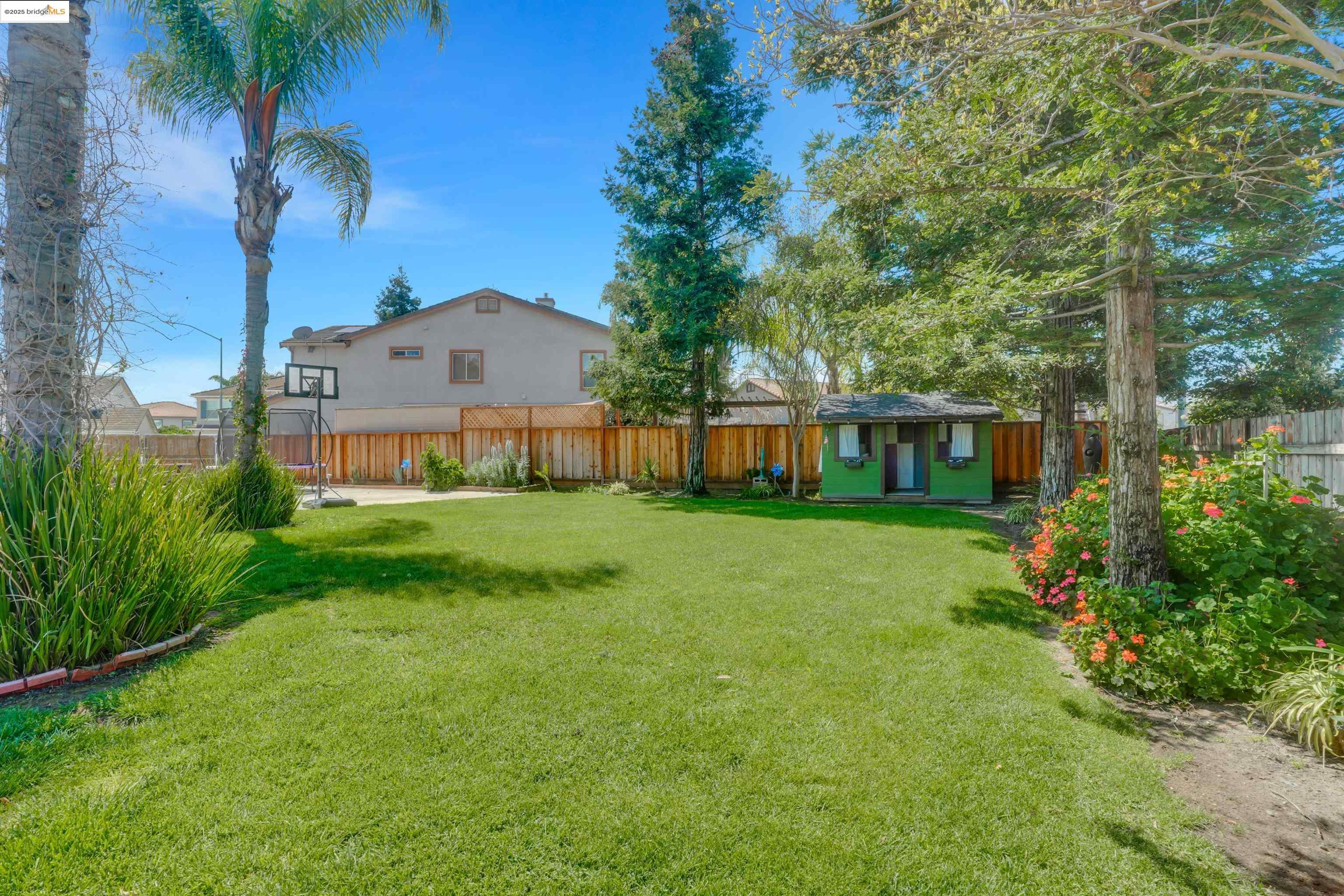 17 Lowell Ct