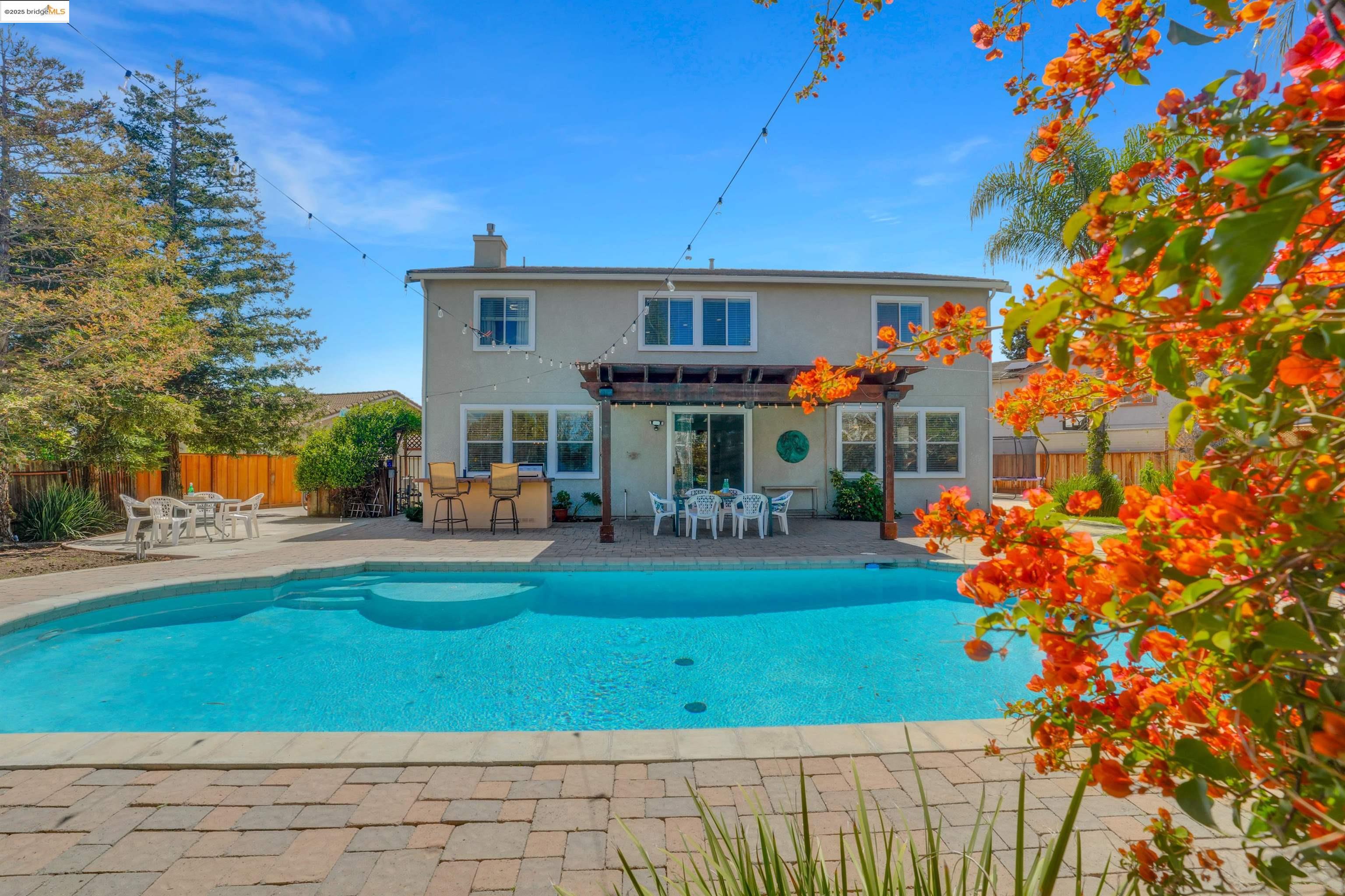 17 Lowell Ct