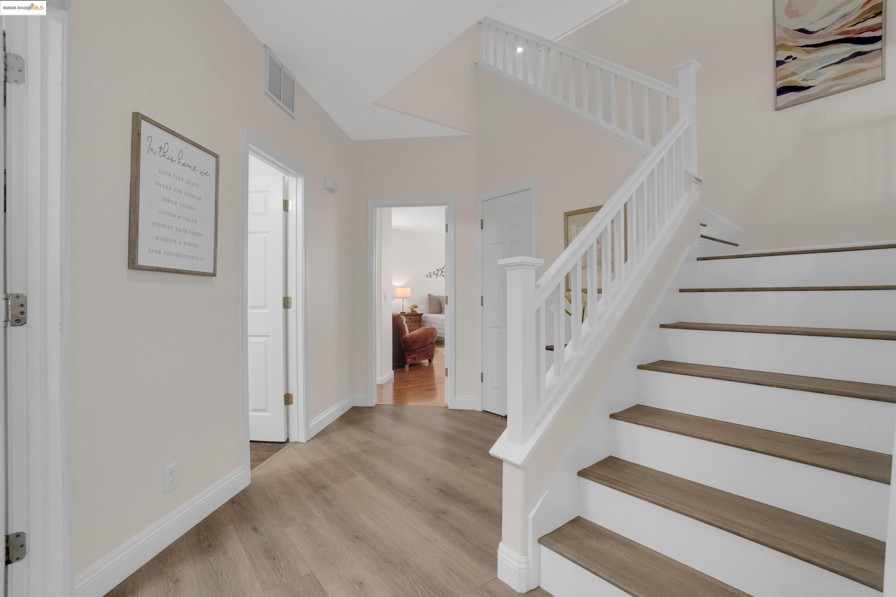 17 Lowell Ct