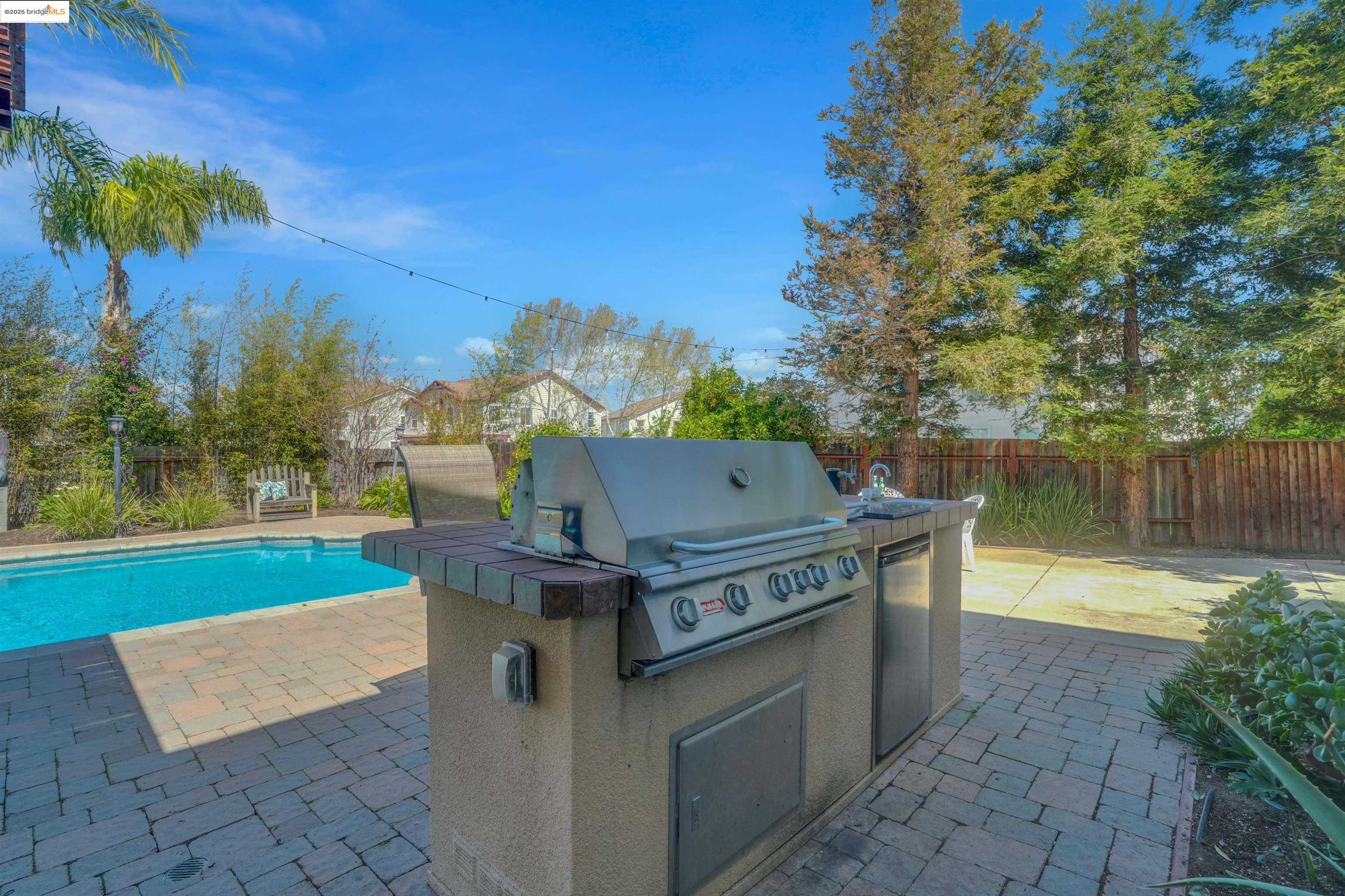 17 Lowell Ct