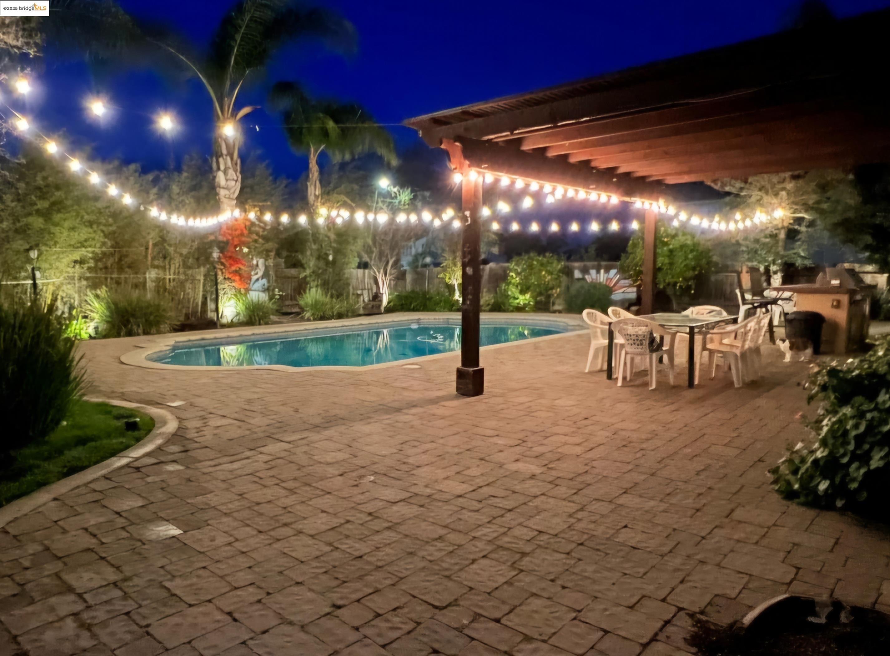 17 Lowell Ct