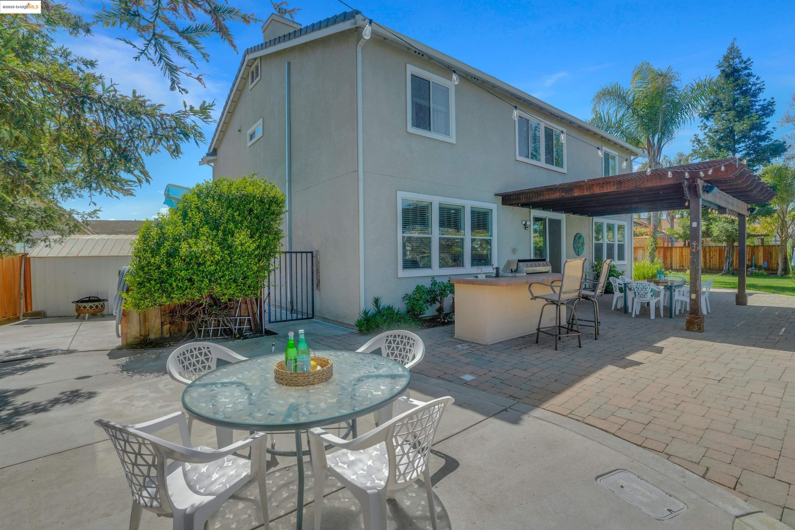 17 Lowell Ct