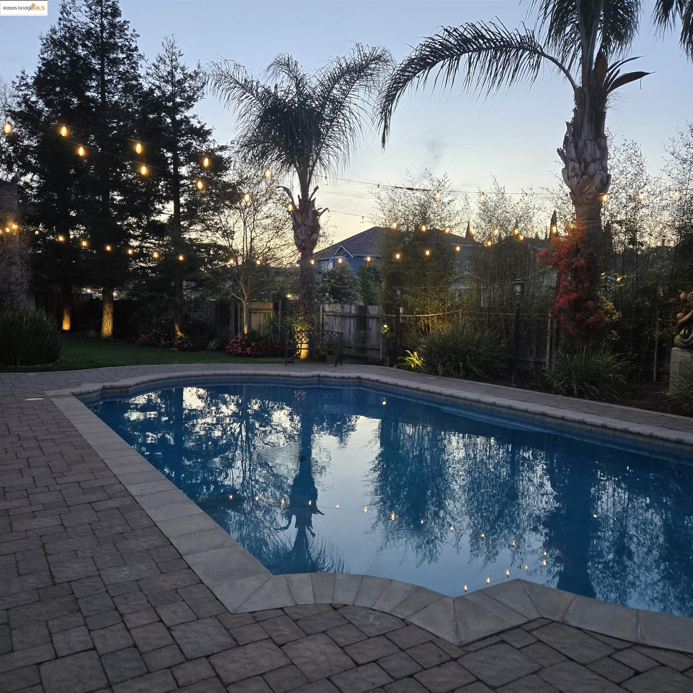 17 Lowell Ct