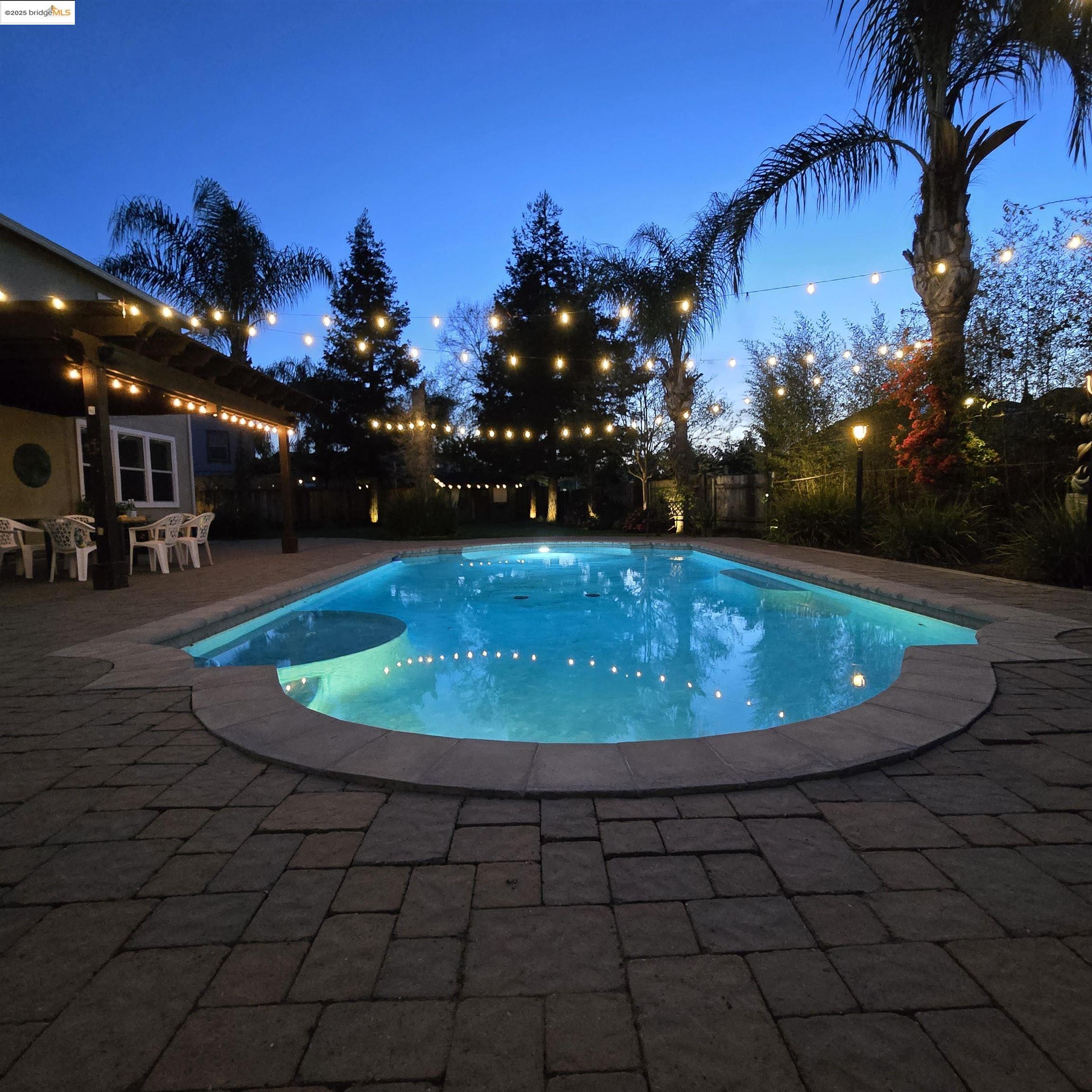 17 Lowell Ct