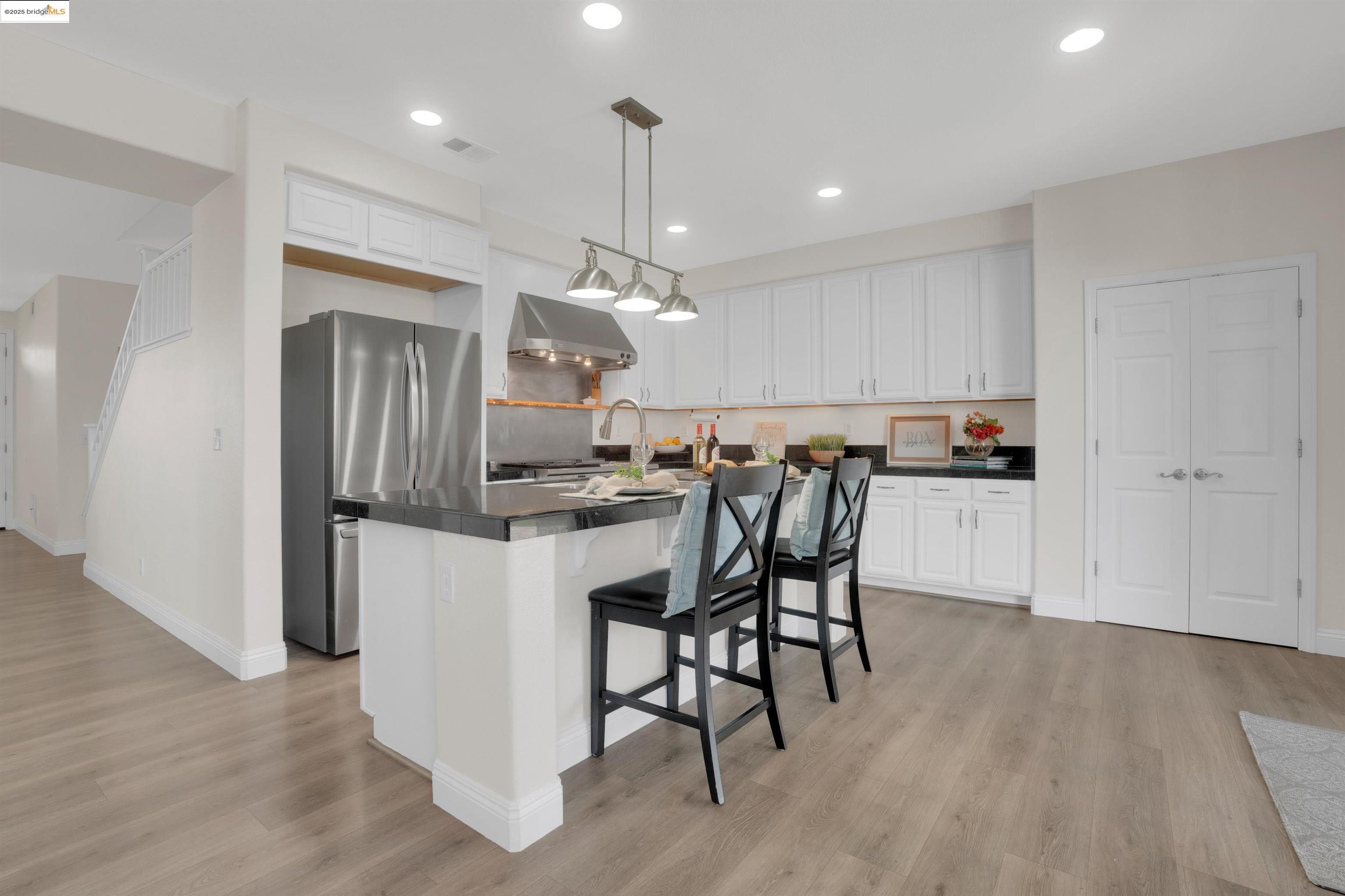 17 Lowell Ct