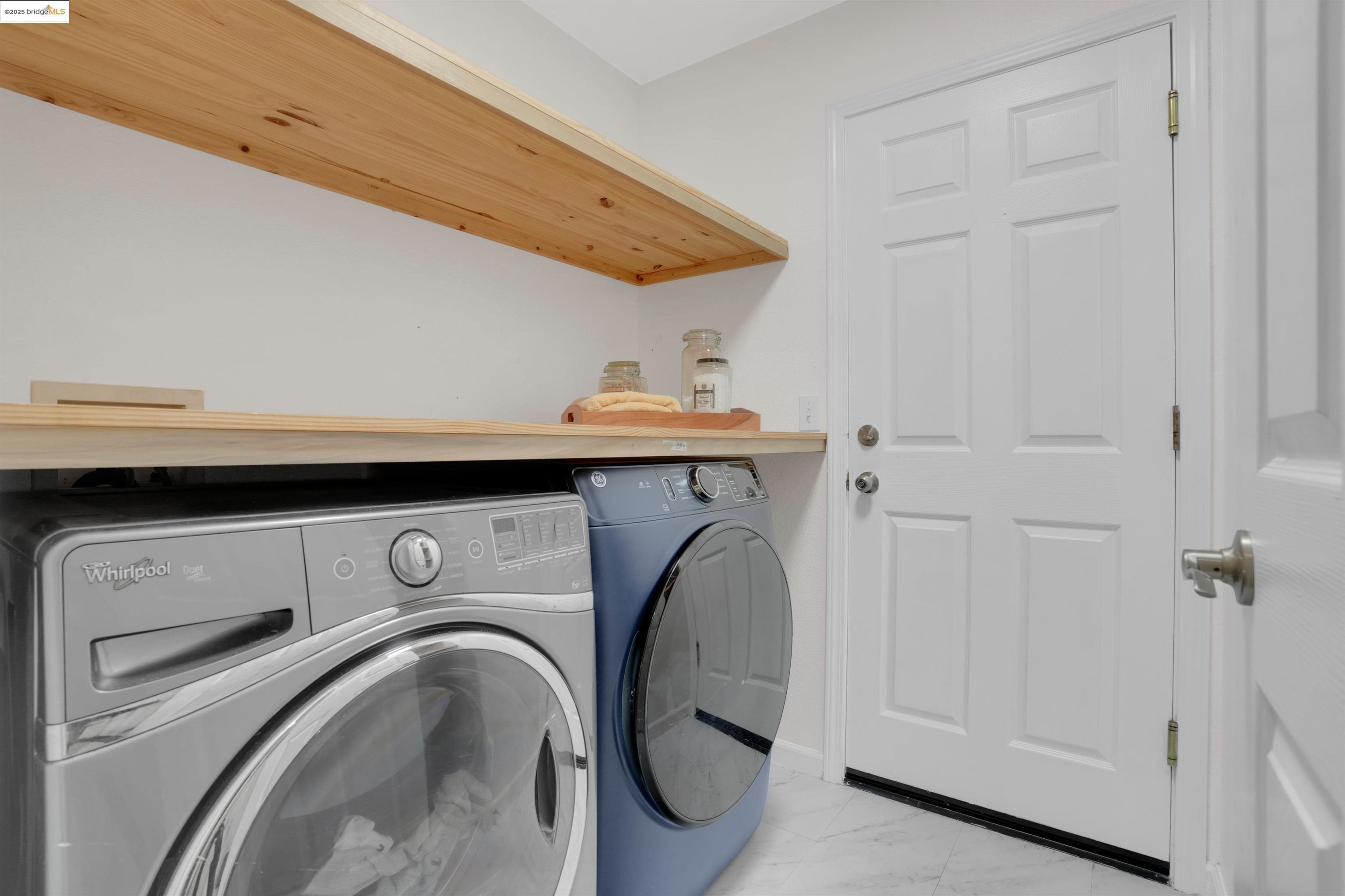 17 Lowell Ct