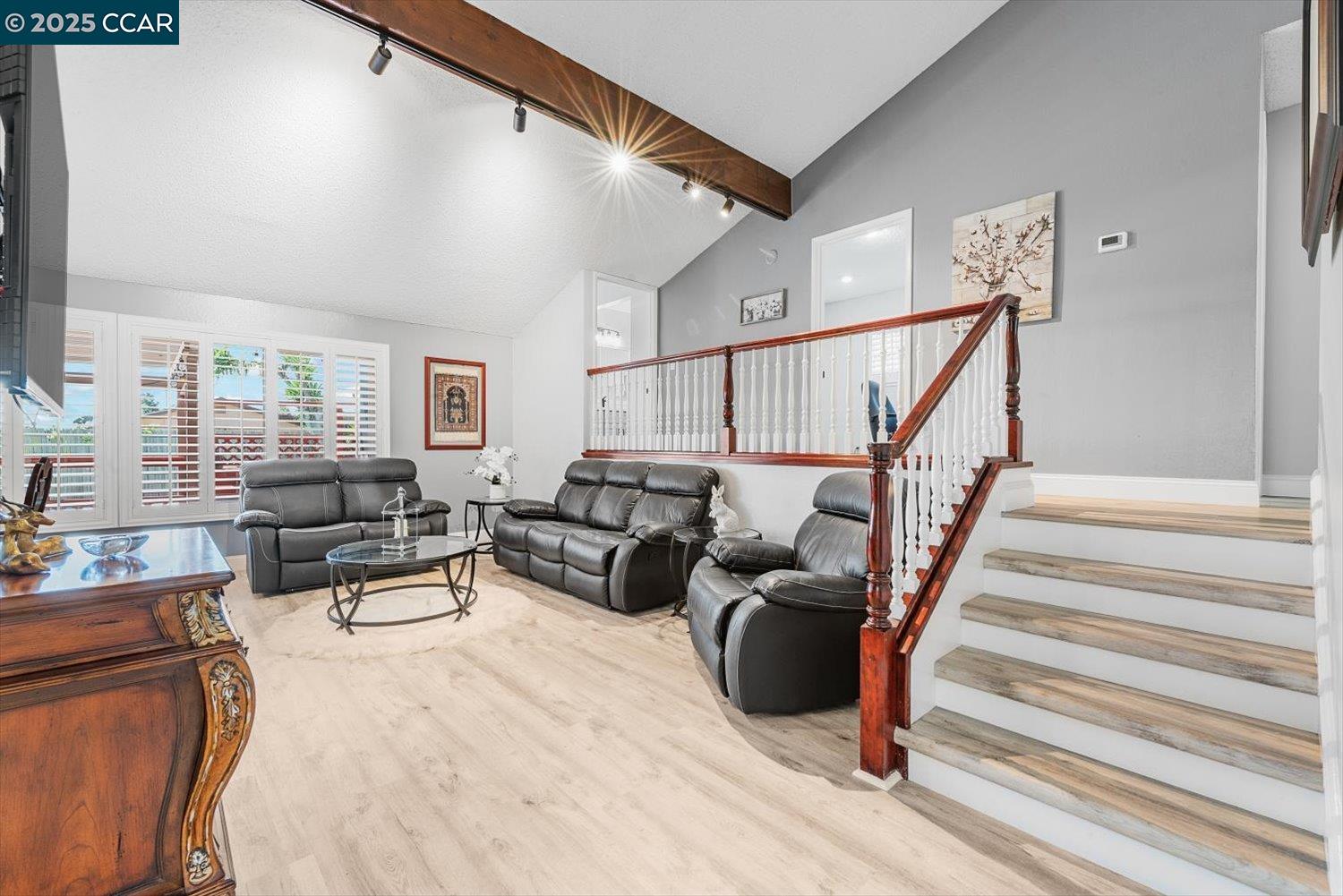 2409 Panoramic Dr