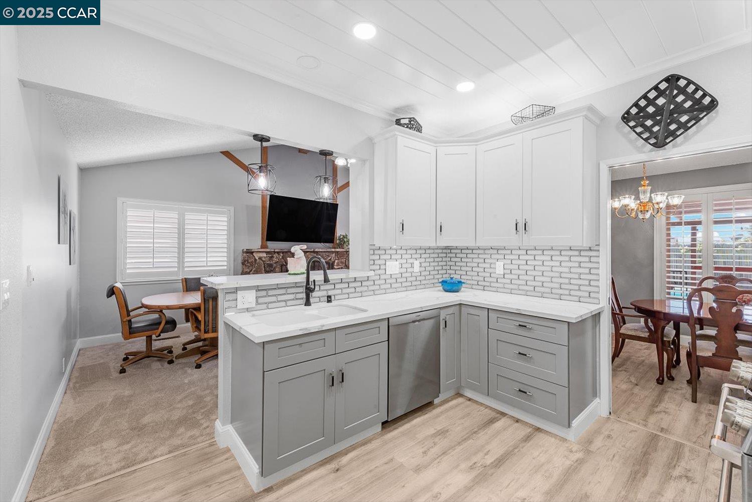 2409 Panoramic Dr