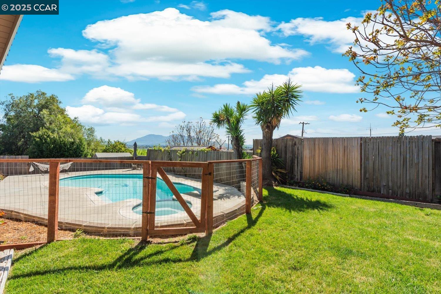 2409 Panoramic Dr