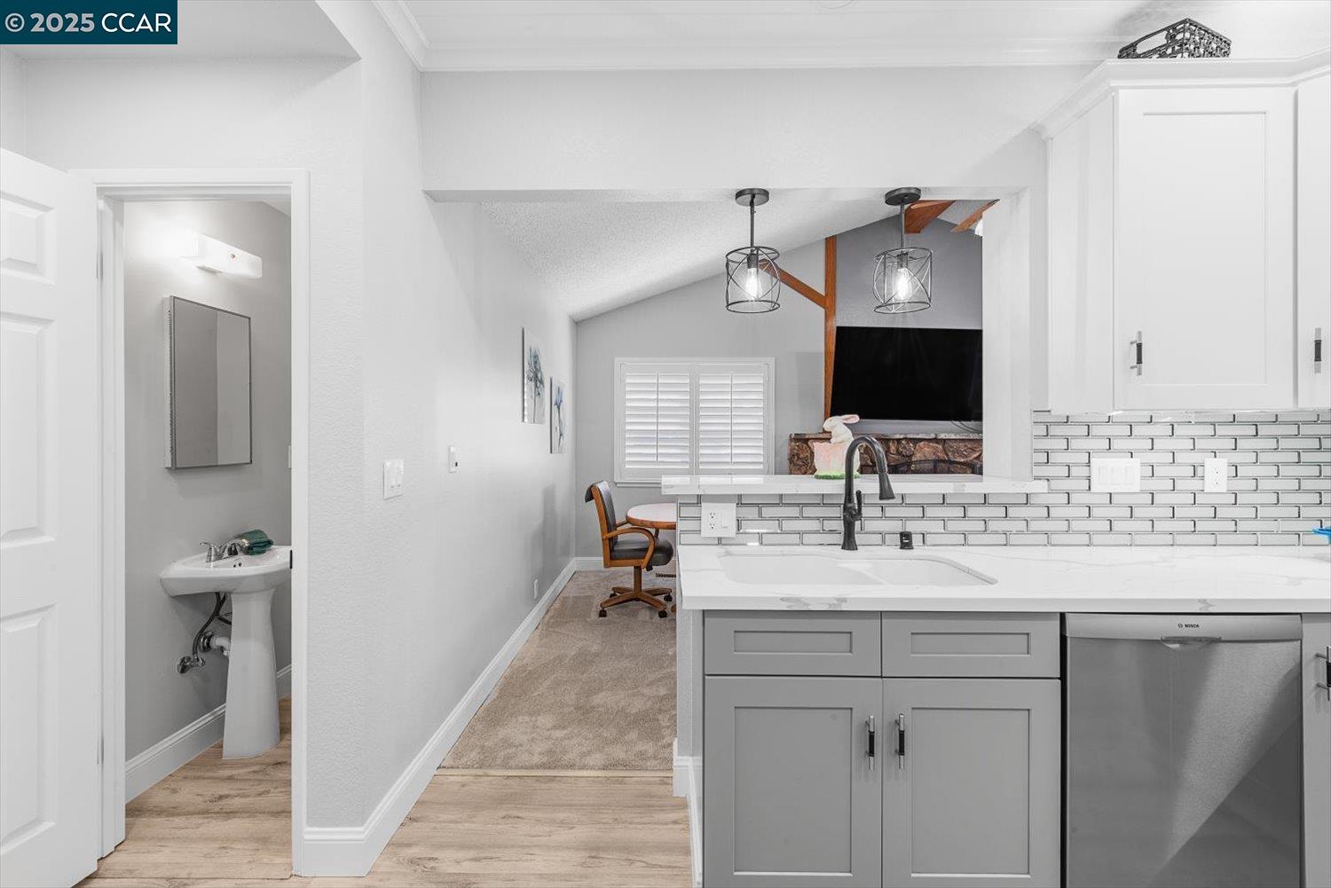 2409 Panoramic Dr