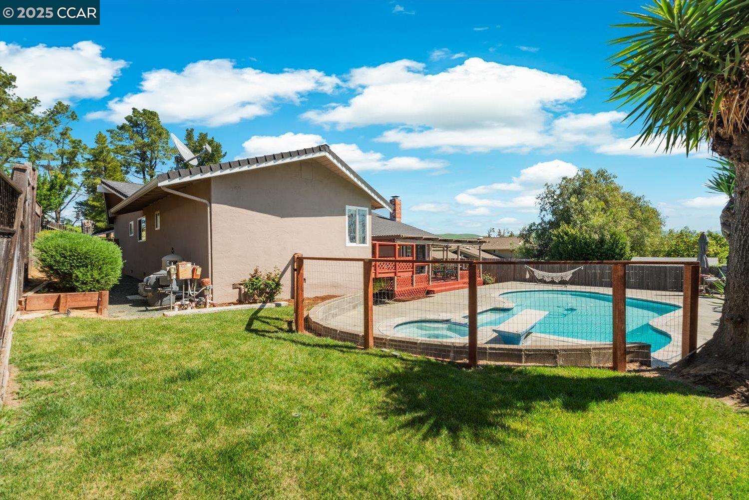2409 Panoramic Dr