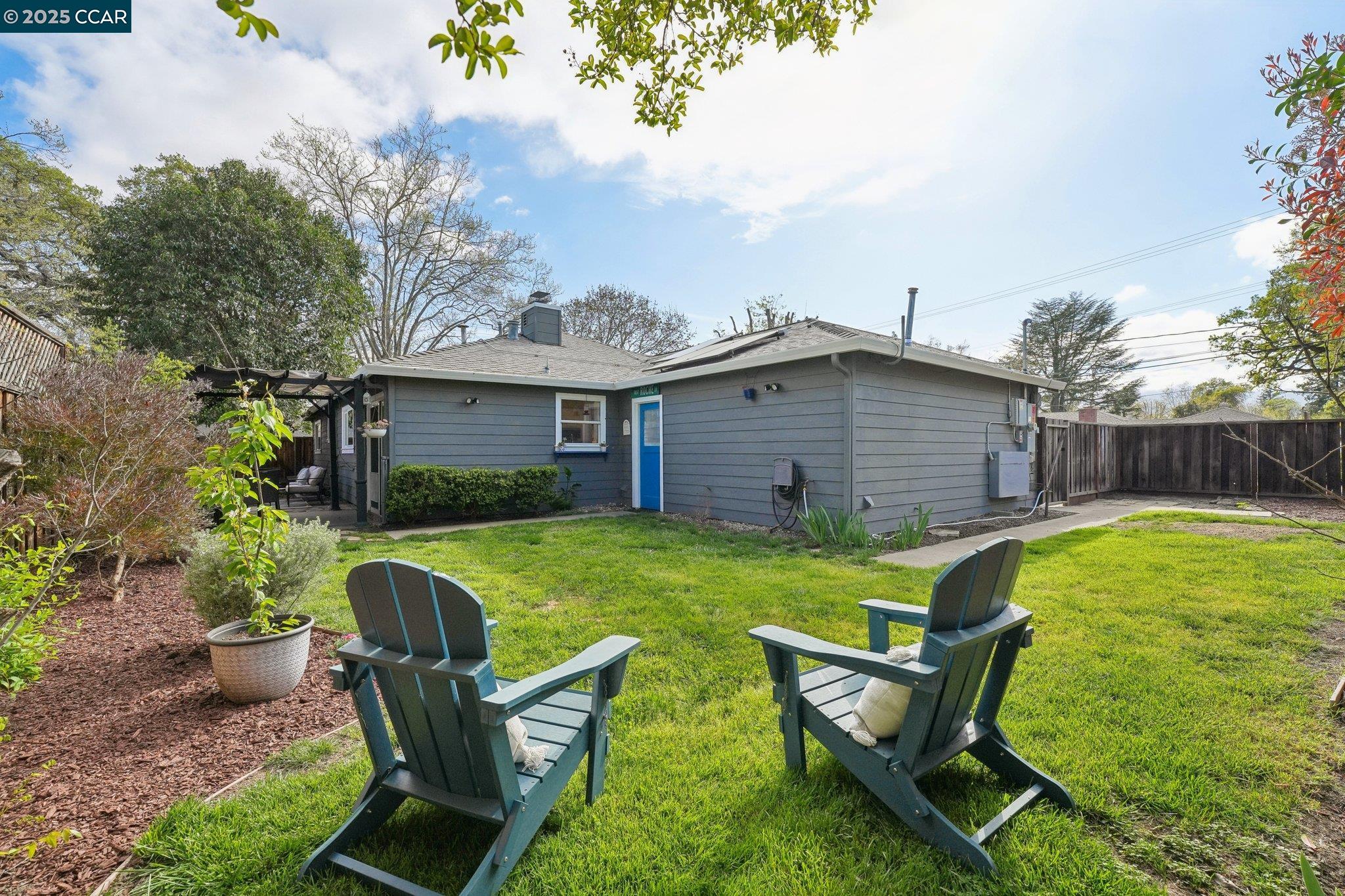 1837 Roche Dr