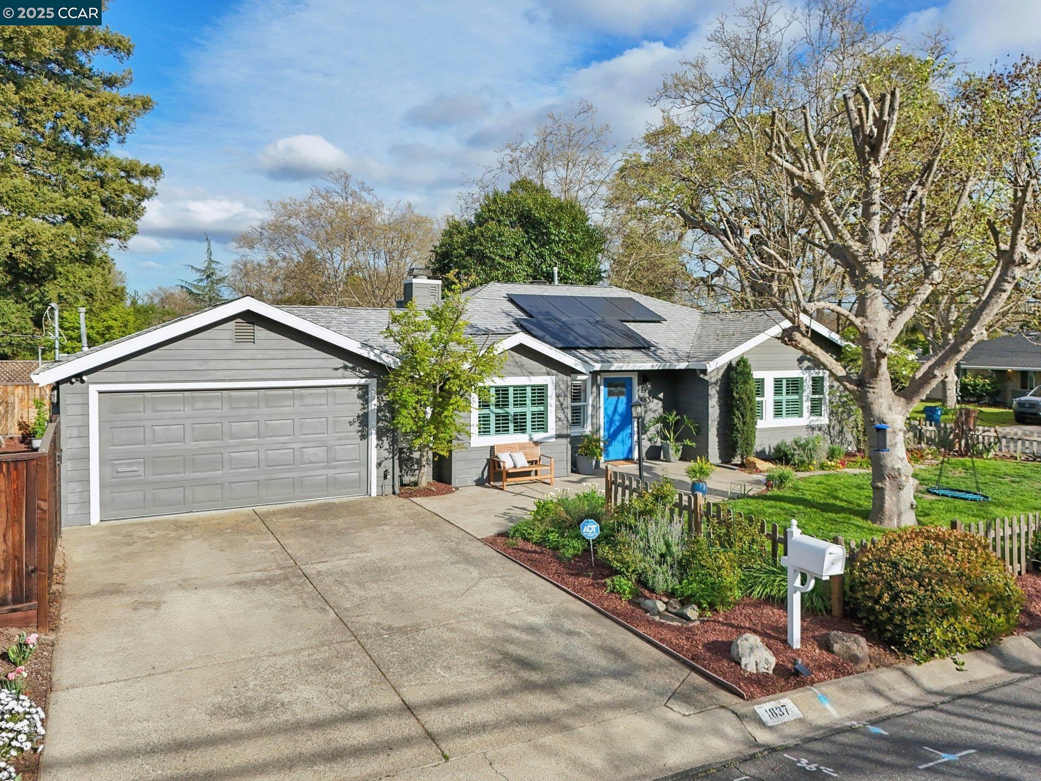 1837 Roche Dr