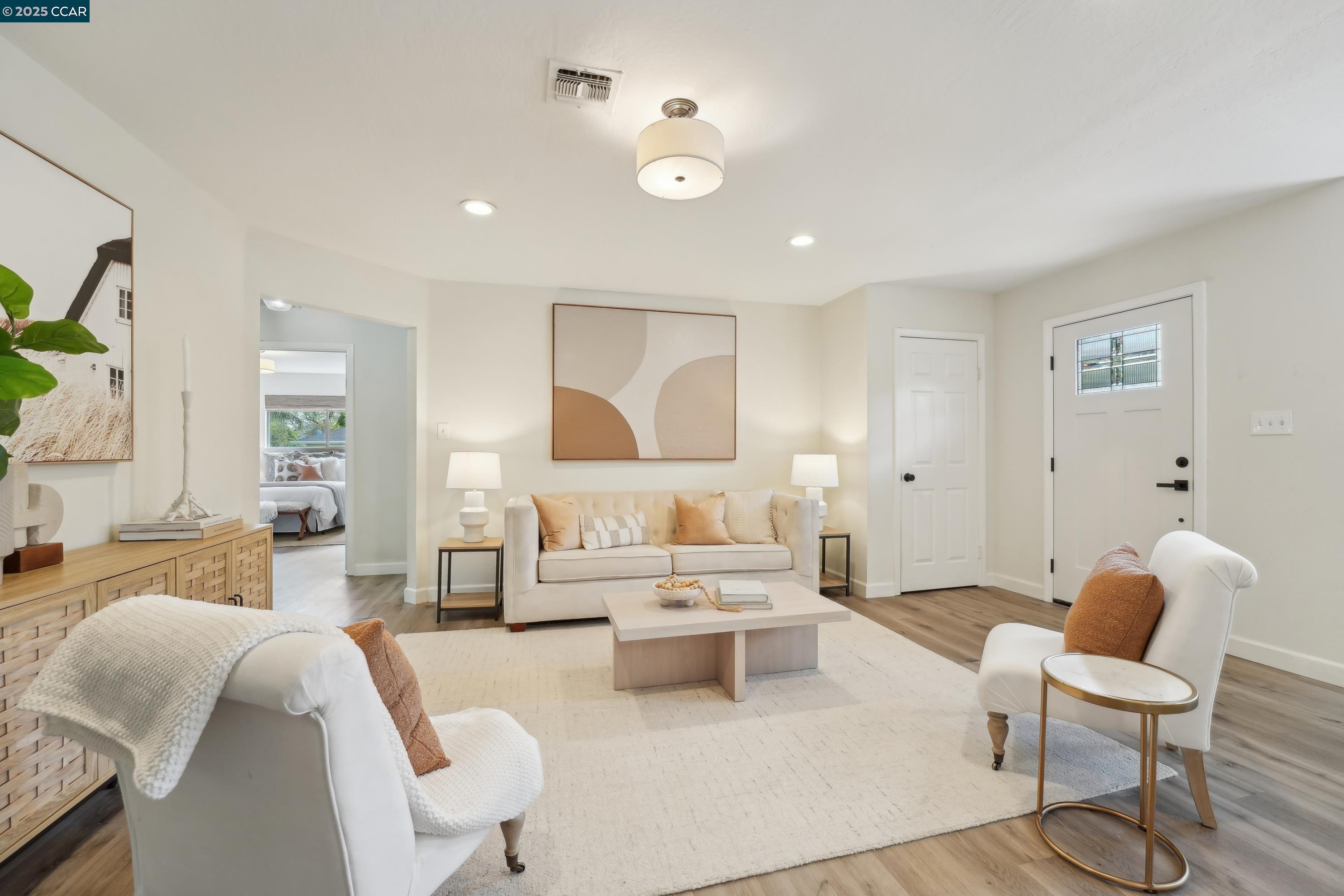 1837 Roche Dr