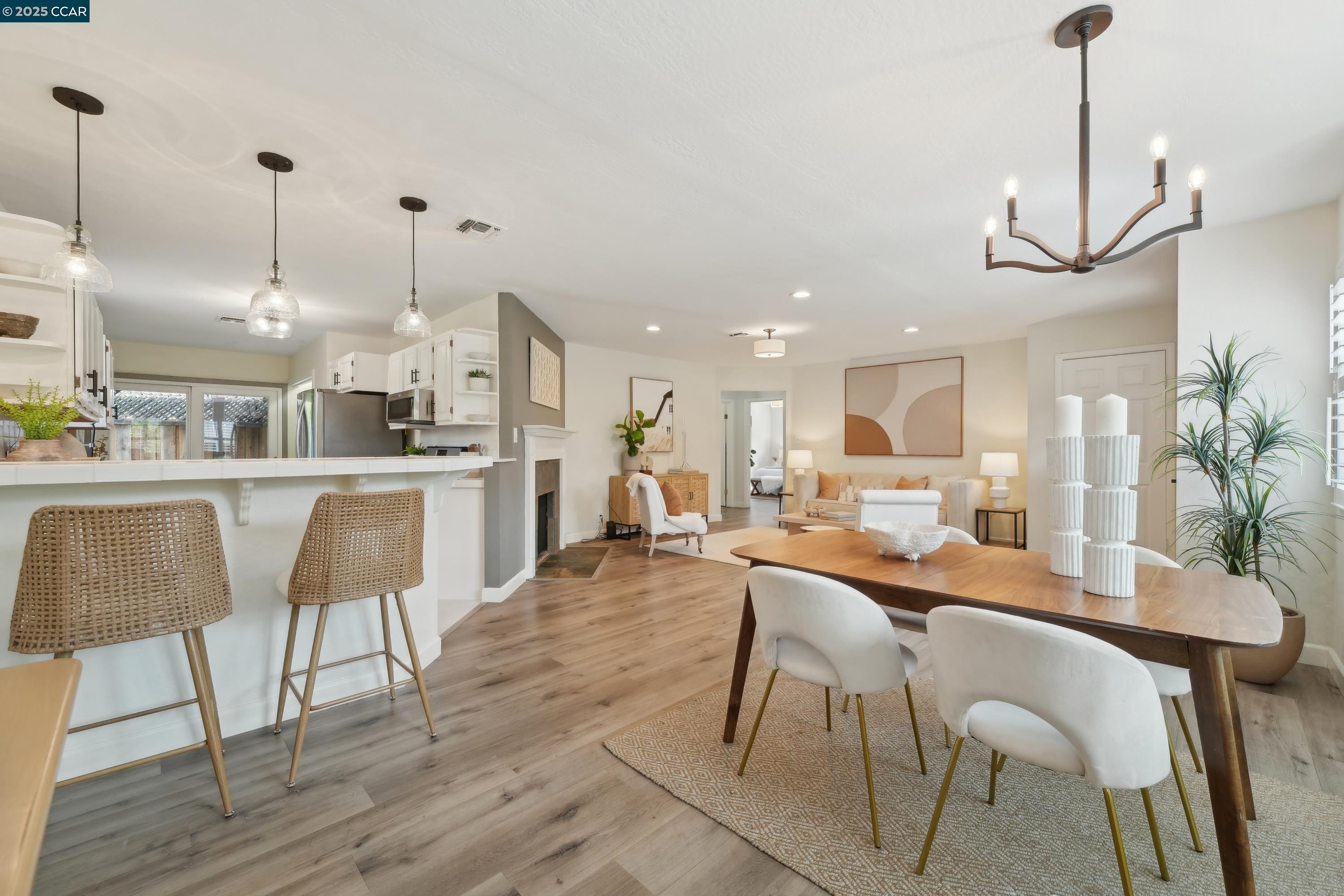 1837 Roche Dr