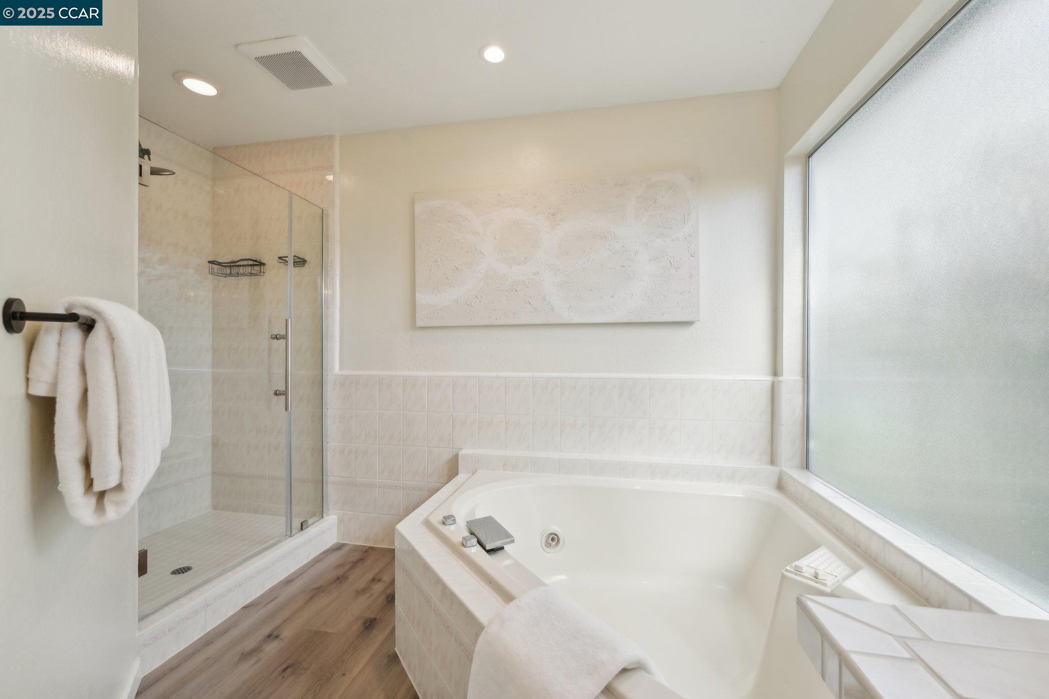 1837 Roche Dr