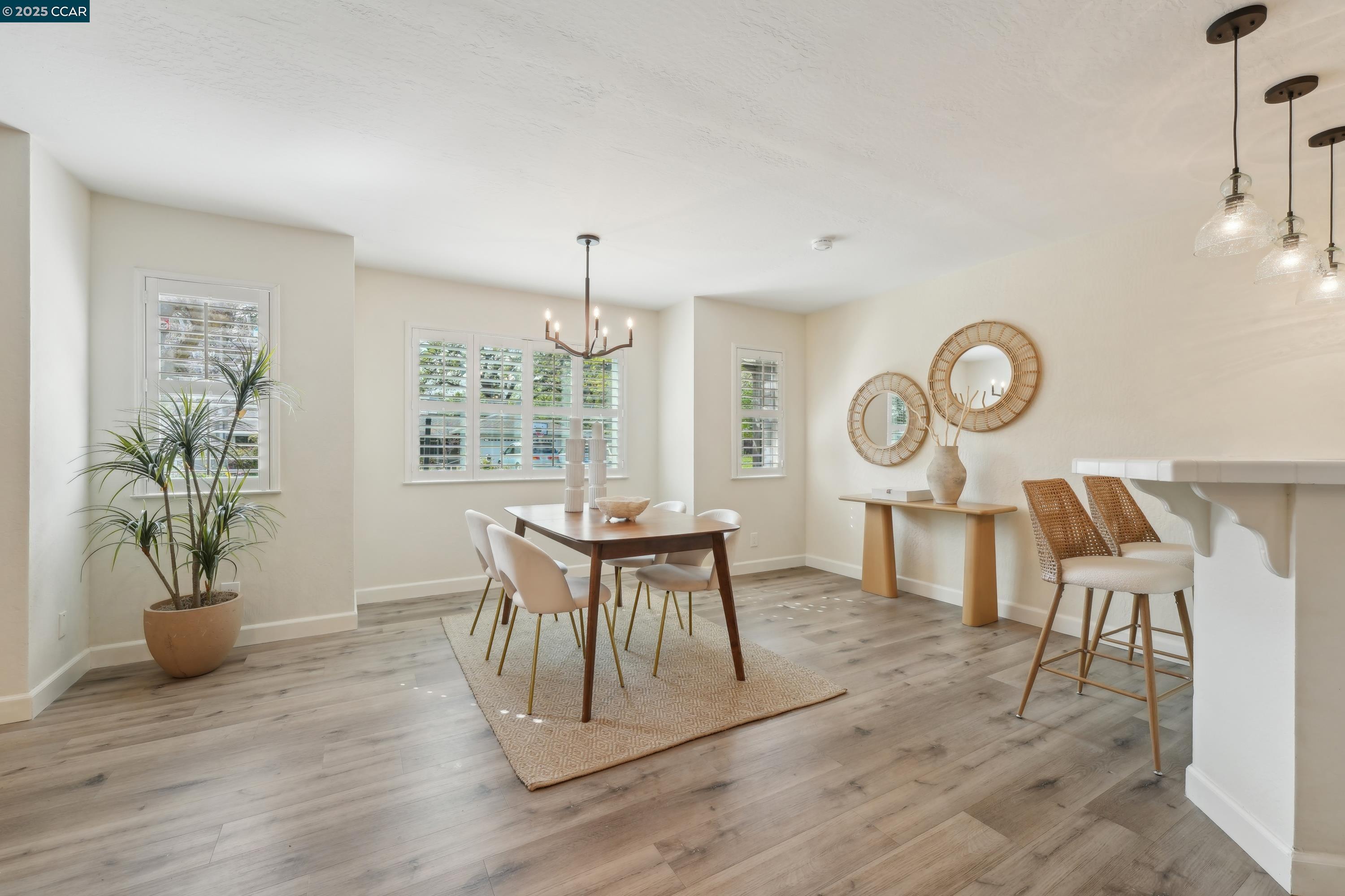 1837 Roche Dr