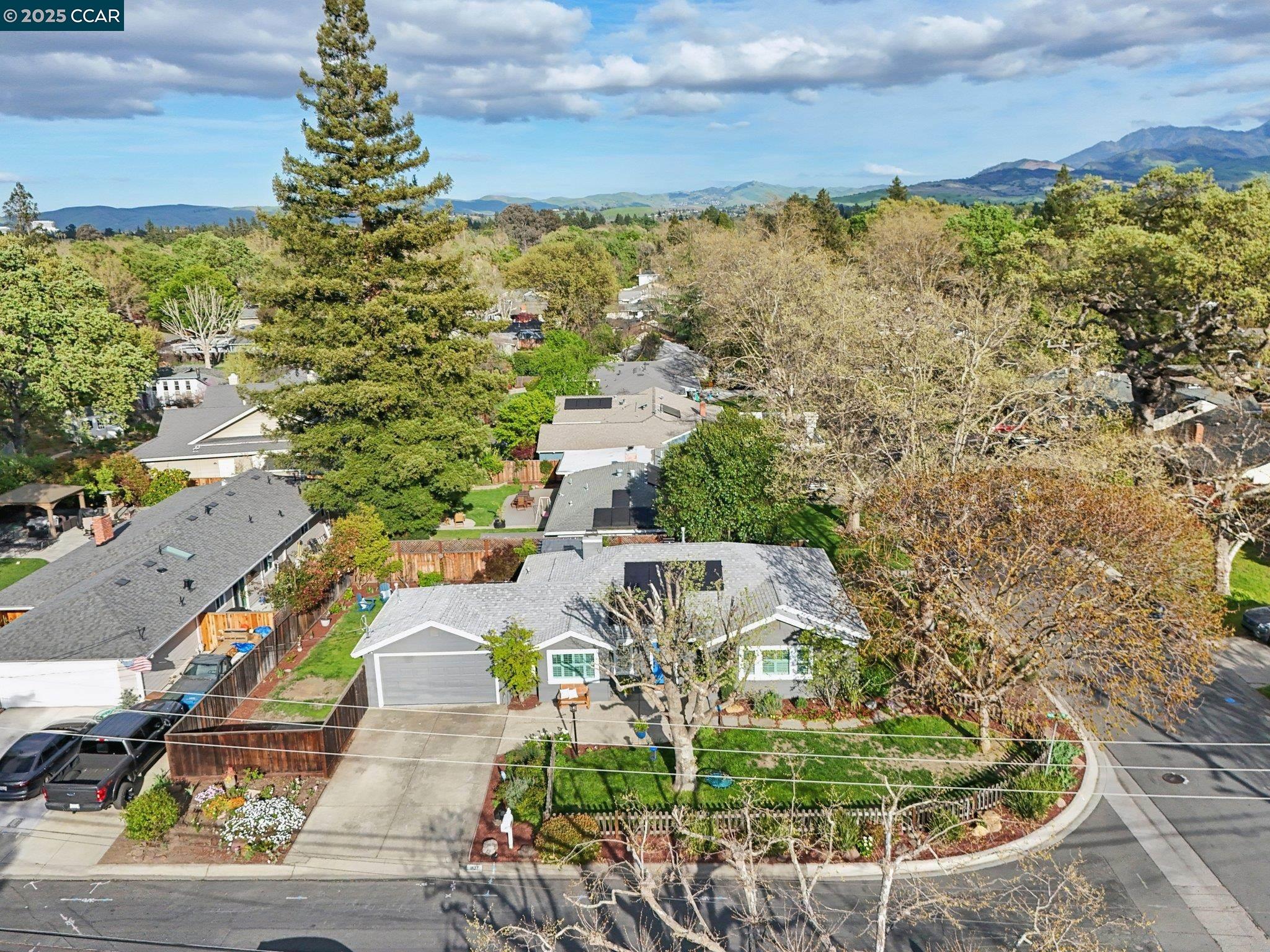 1837 Roche Dr