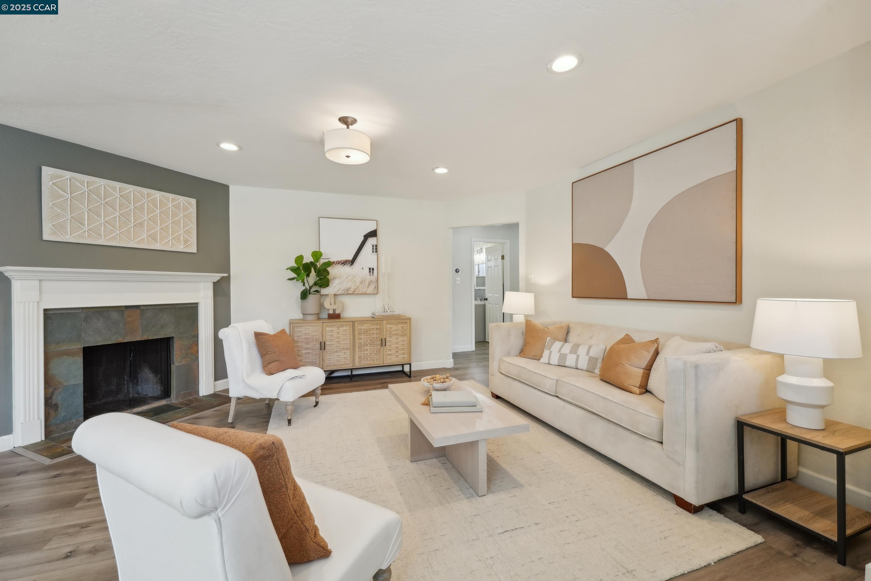 1837 Roche Dr