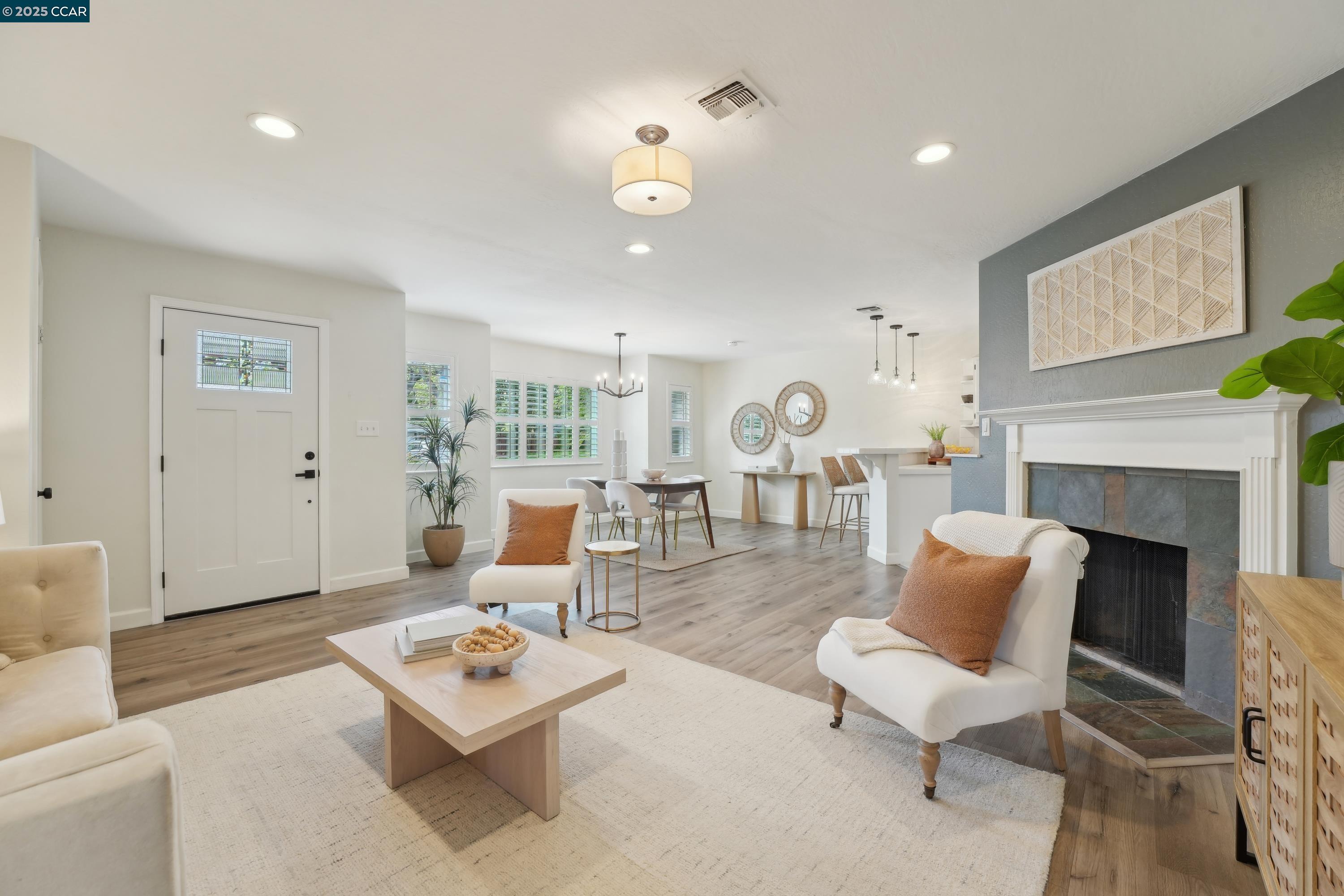 1837 Roche Dr