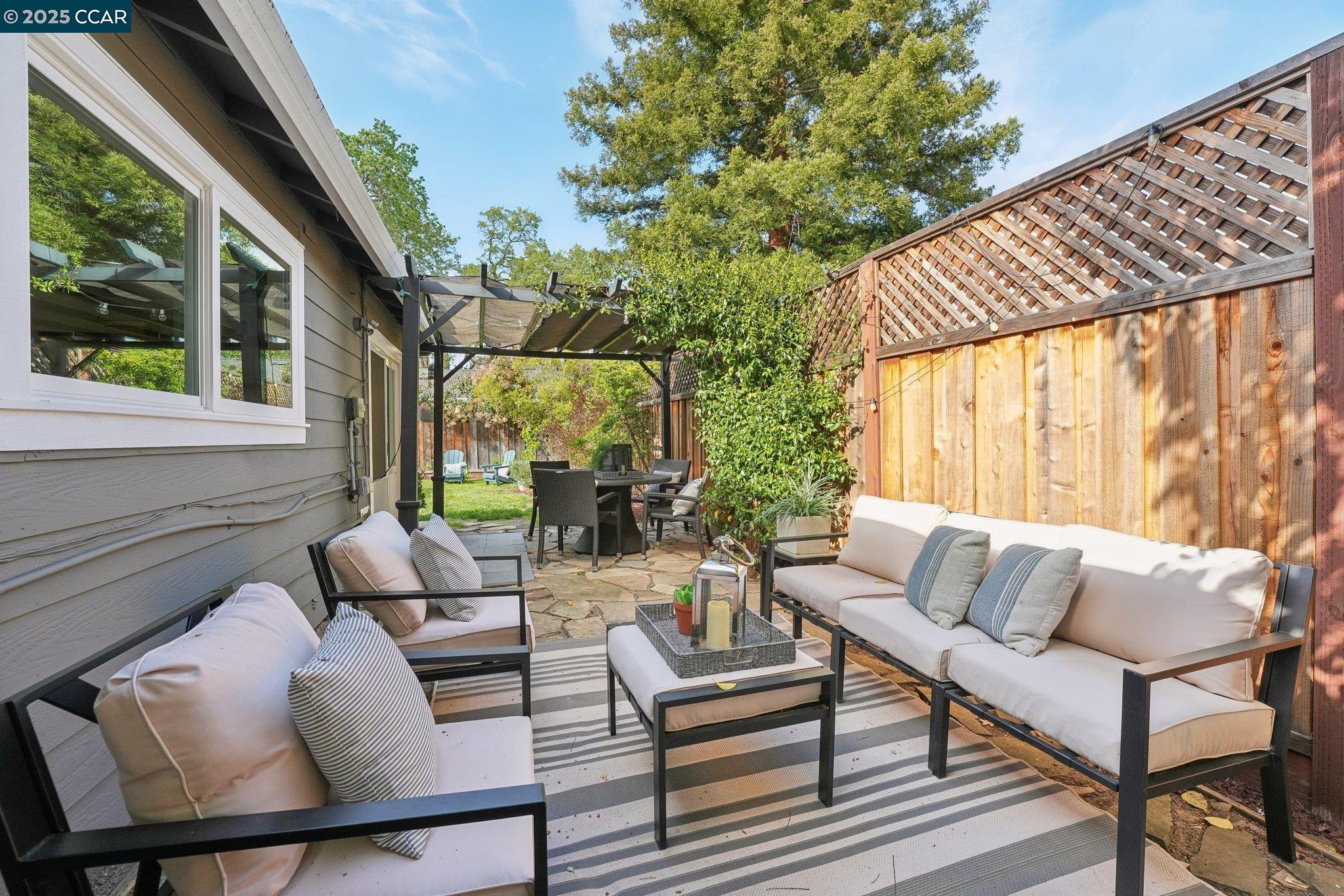 1837 Roche Dr
