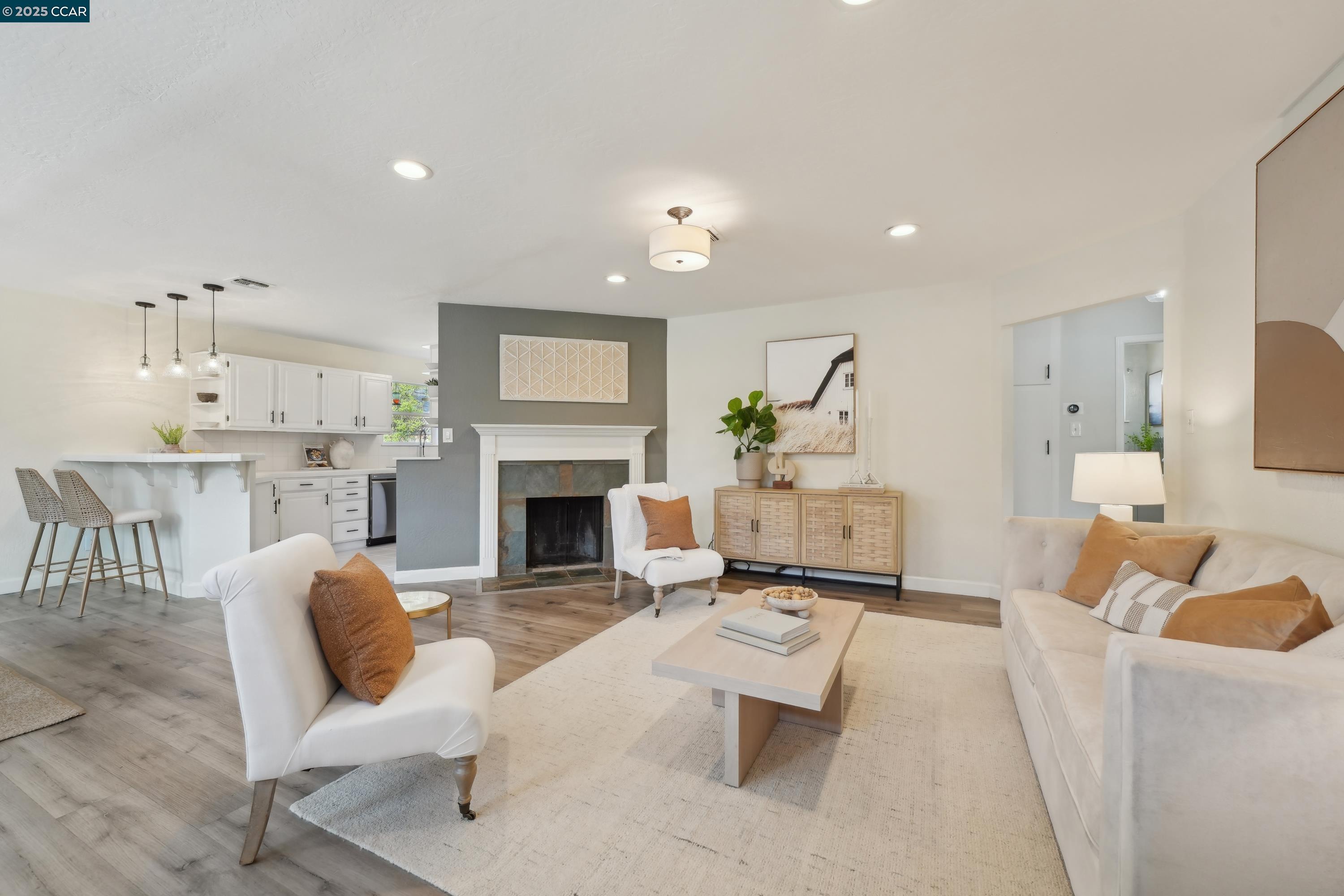 1837 Roche Dr