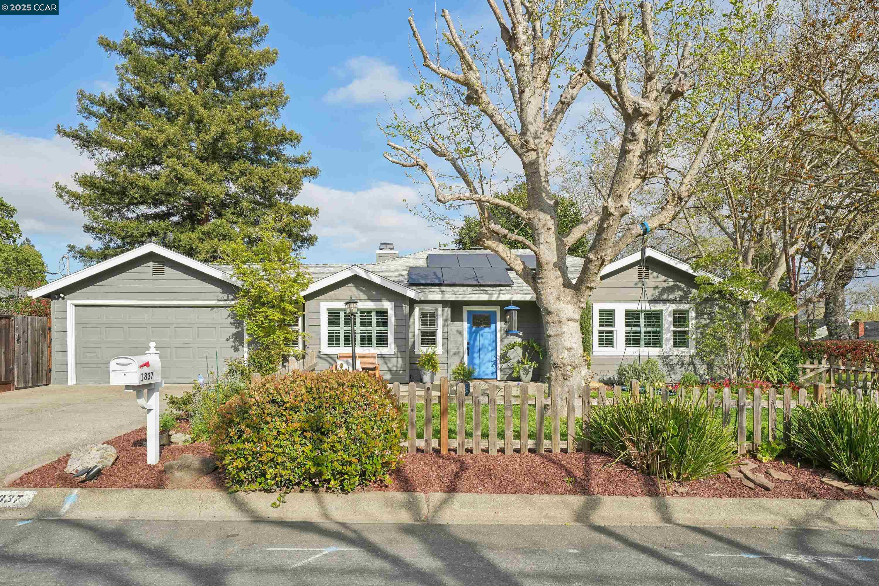 1837 Roche Dr