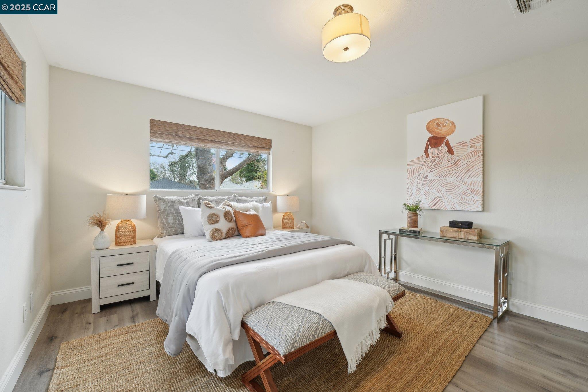 1837 Roche Dr
