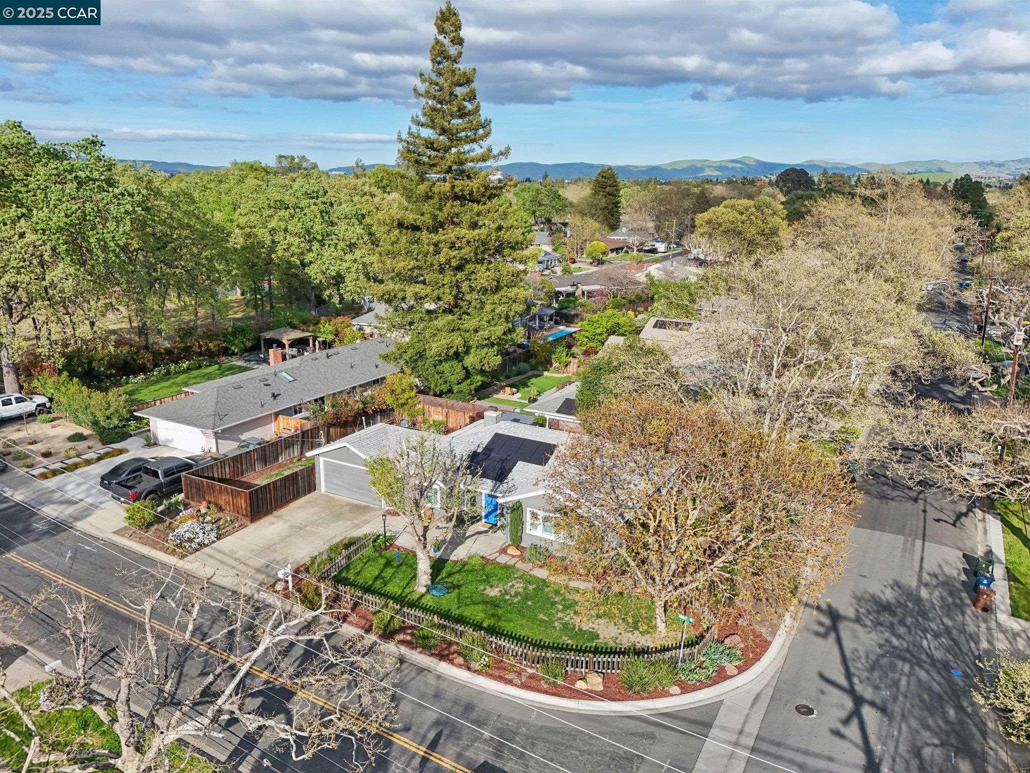 1837 Roche Dr