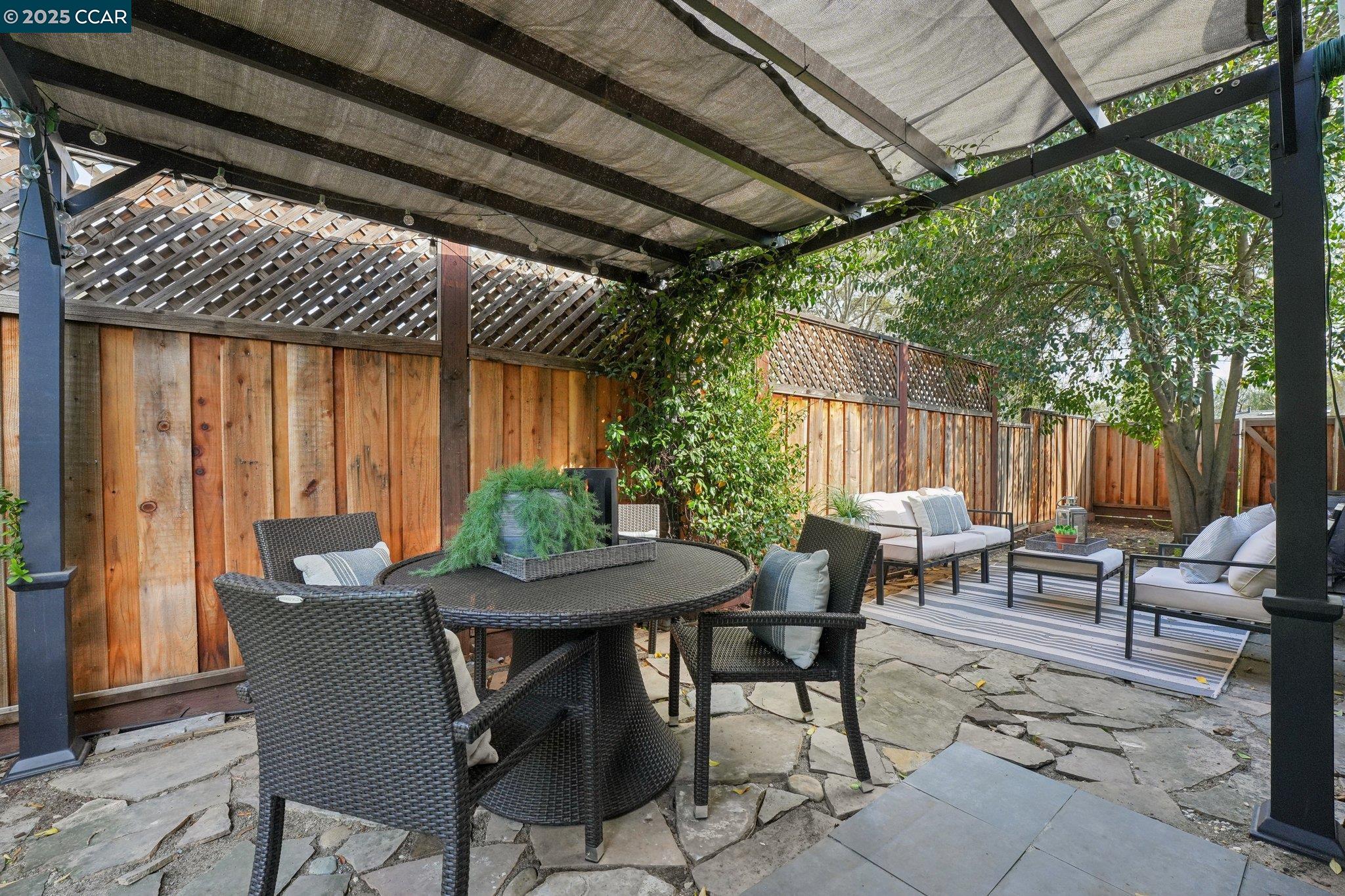 1837 Roche Dr