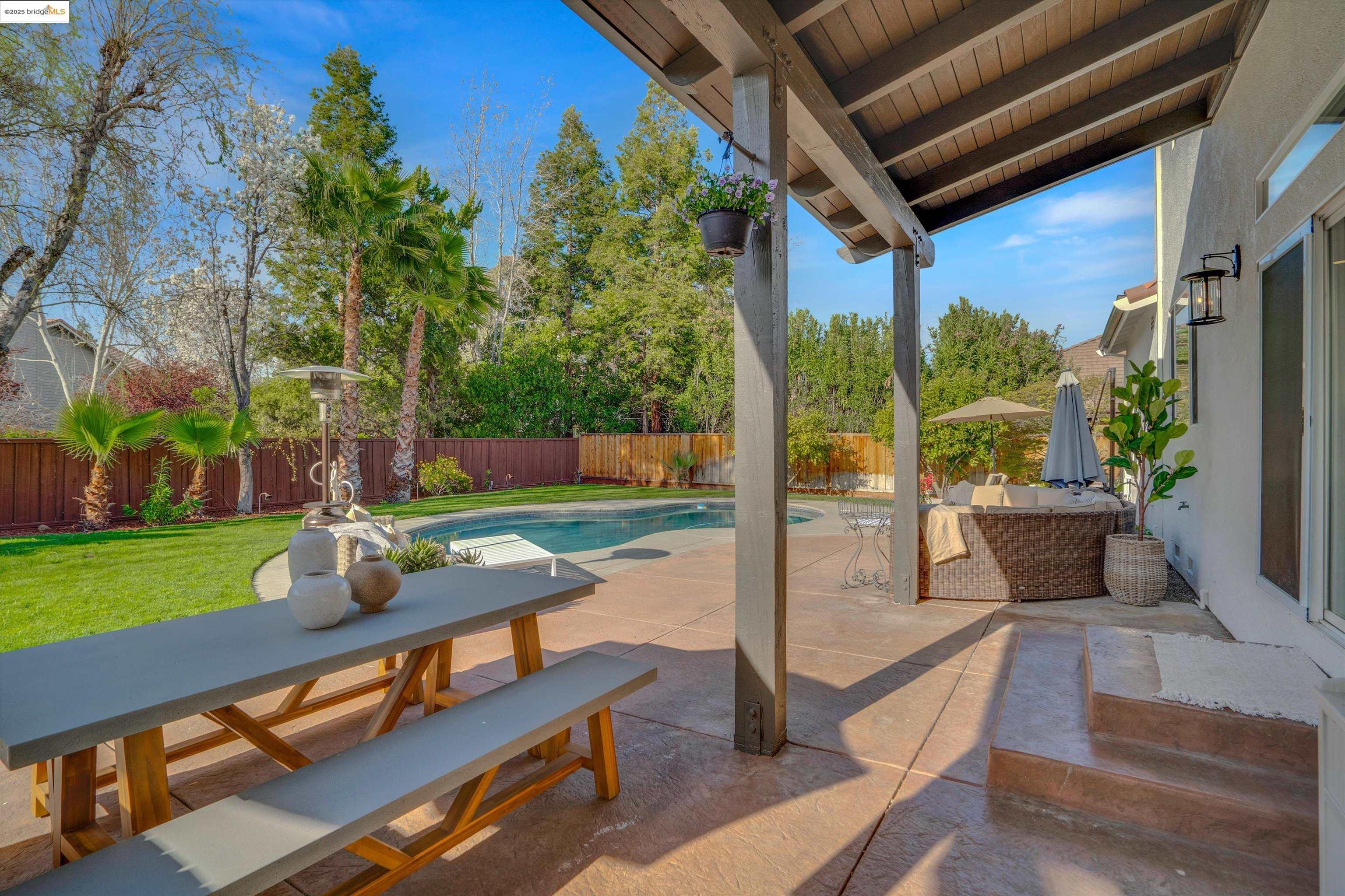 905 Rutherford Cir