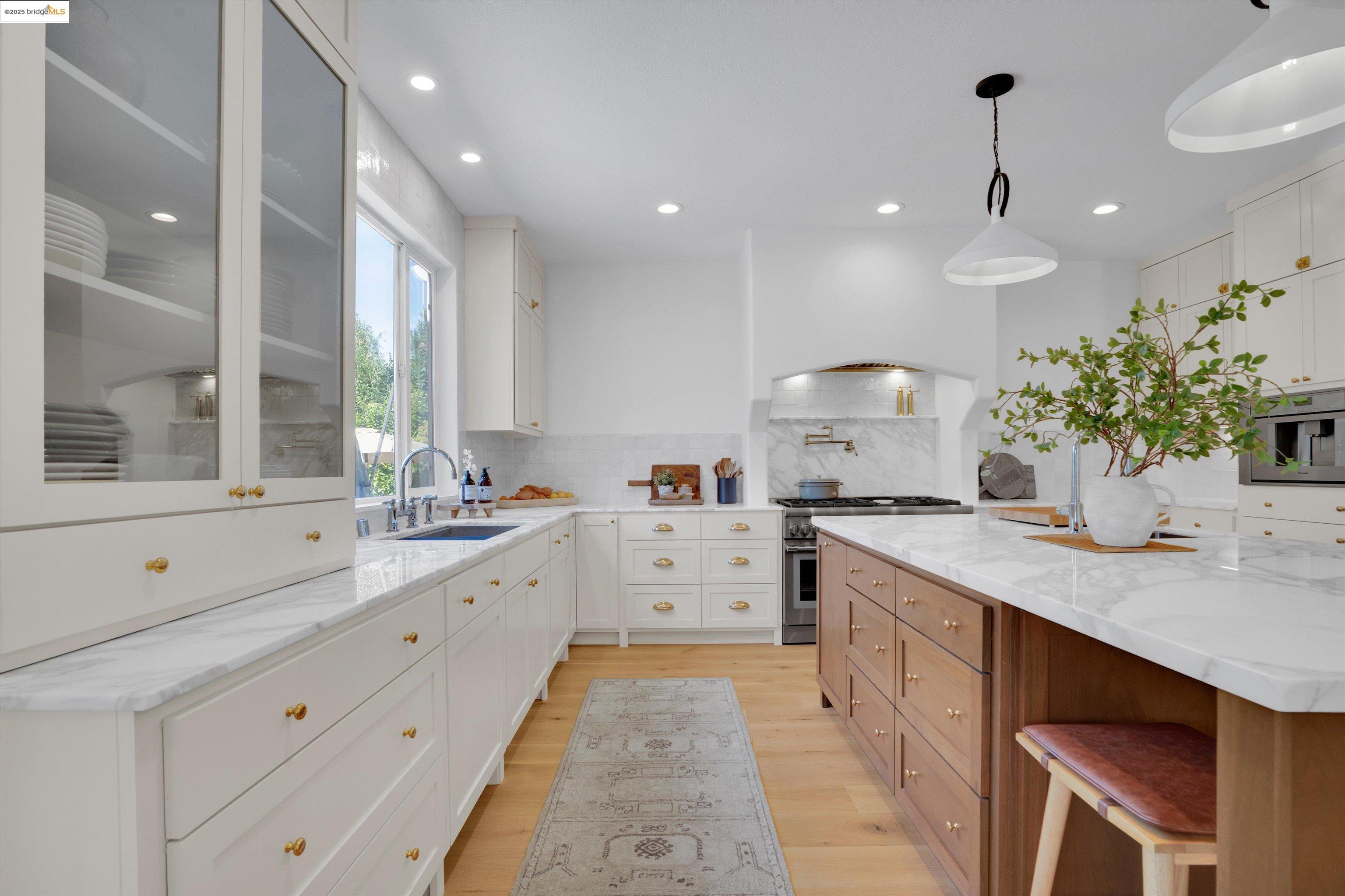 905 Rutherford Cir