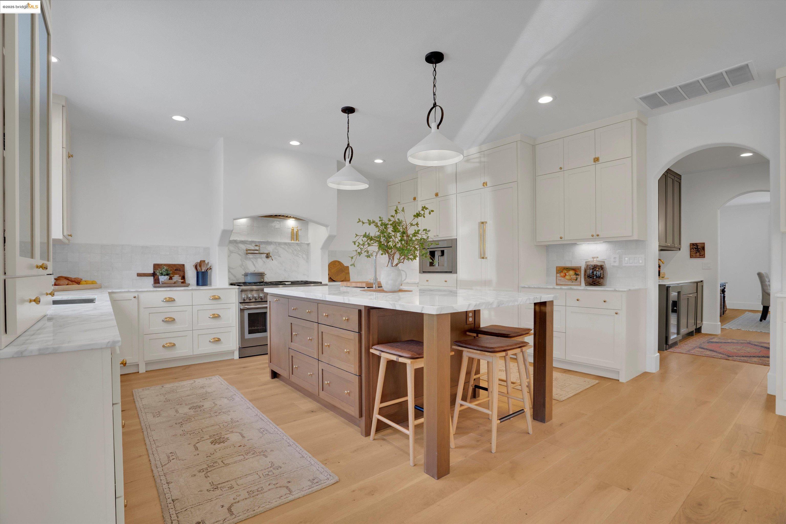 905 Rutherford Cir