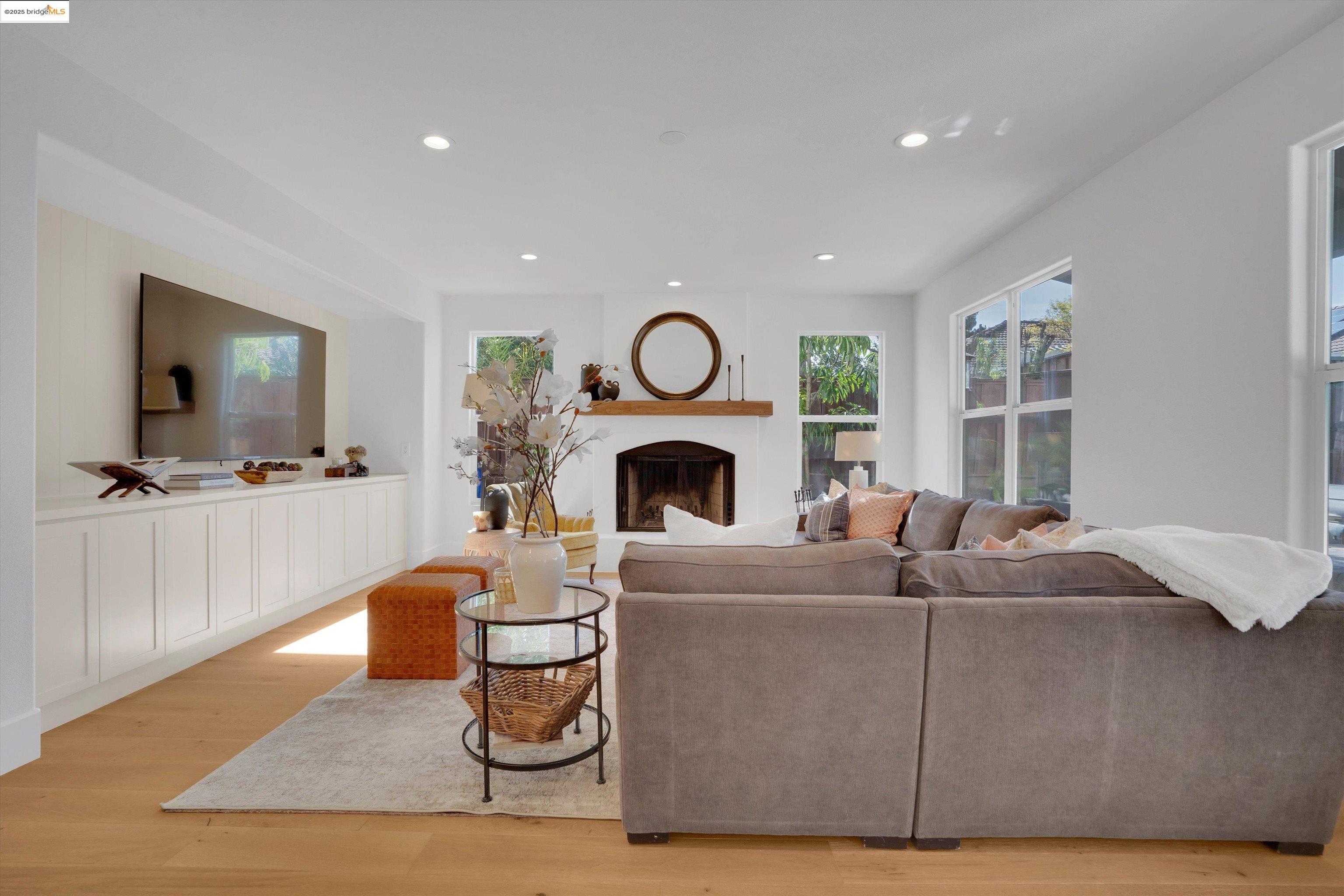 905 Rutherford Cir