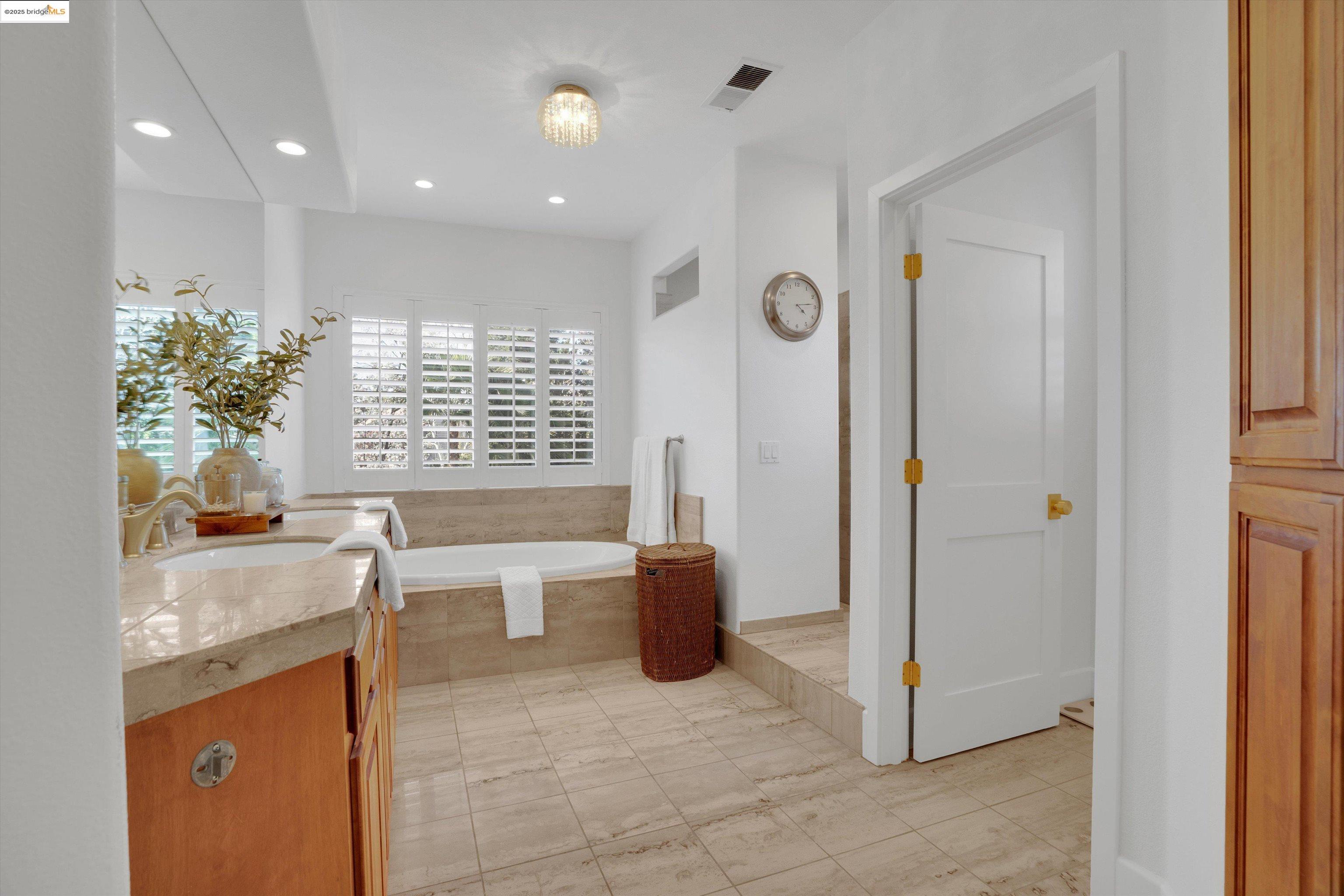 905 Rutherford Cir