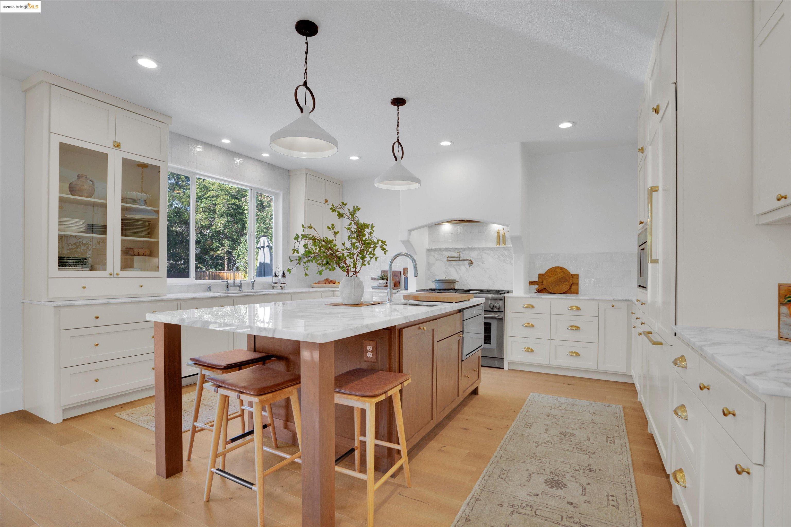 905 Rutherford Cir