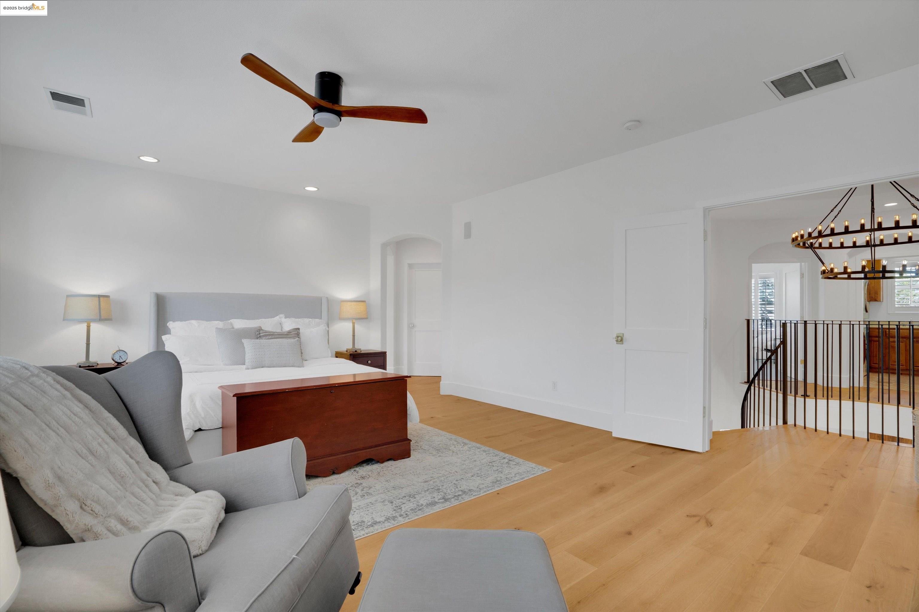 905 Rutherford Cir