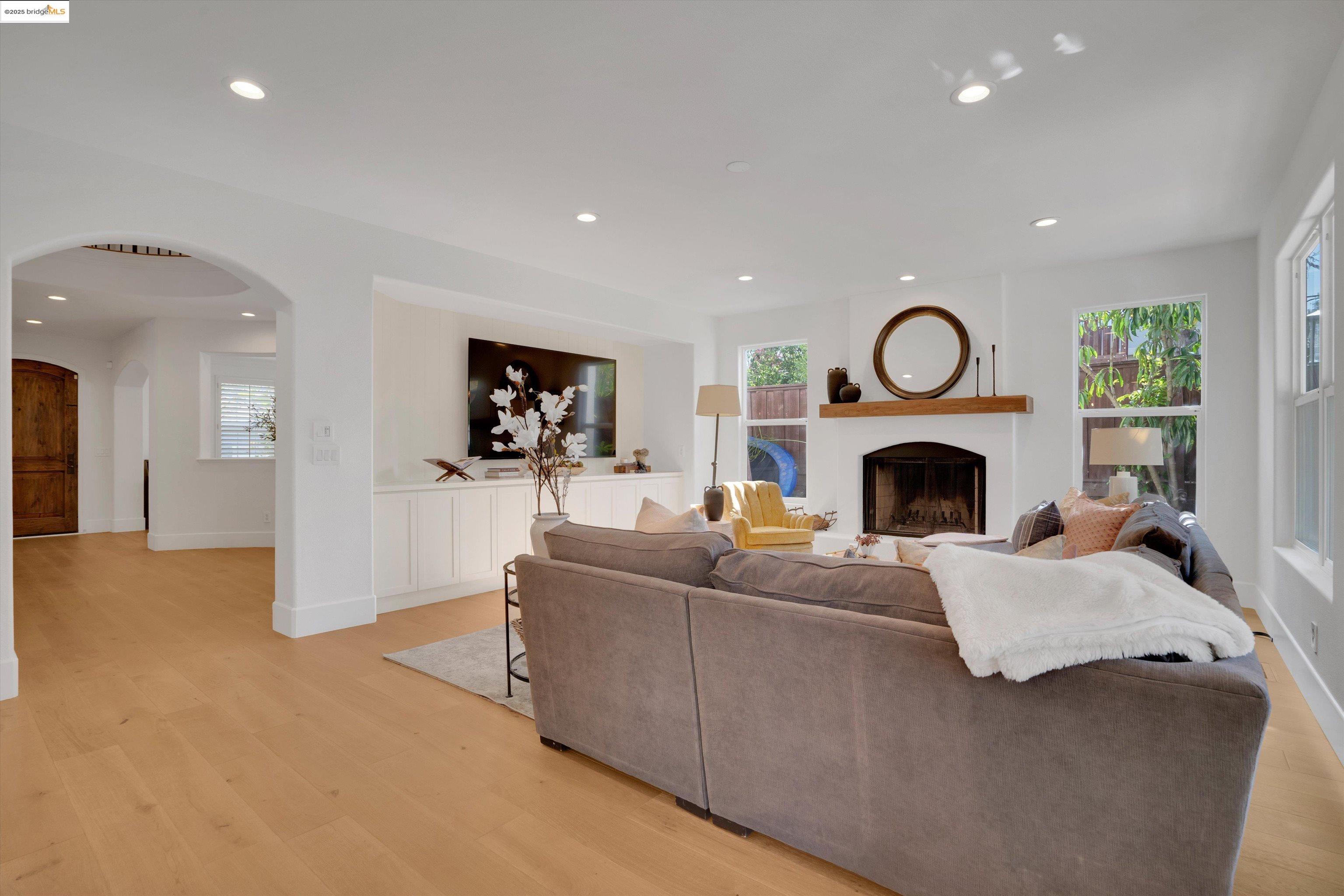 905 Rutherford Cir