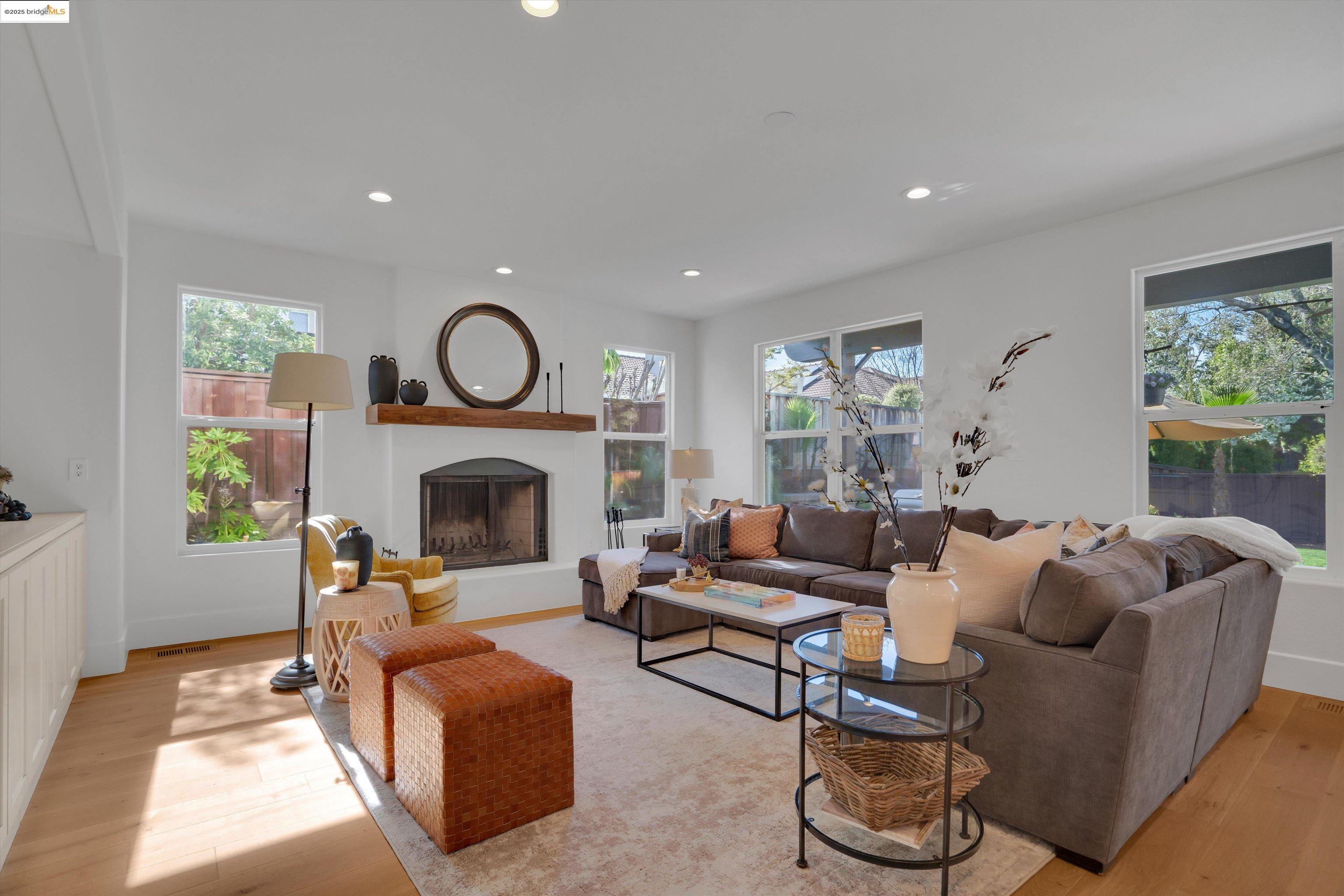 905 Rutherford Cir
