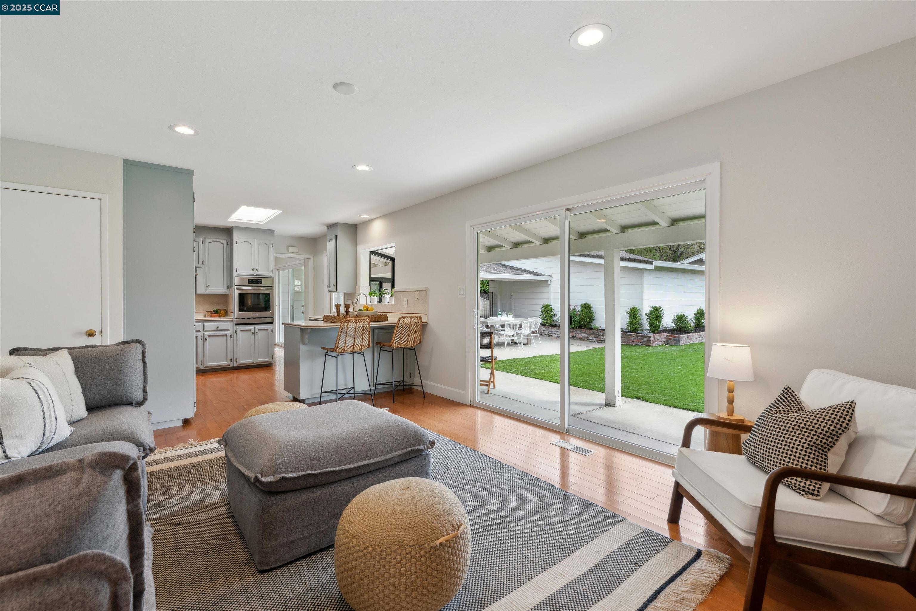 617 Huntleigh Dr