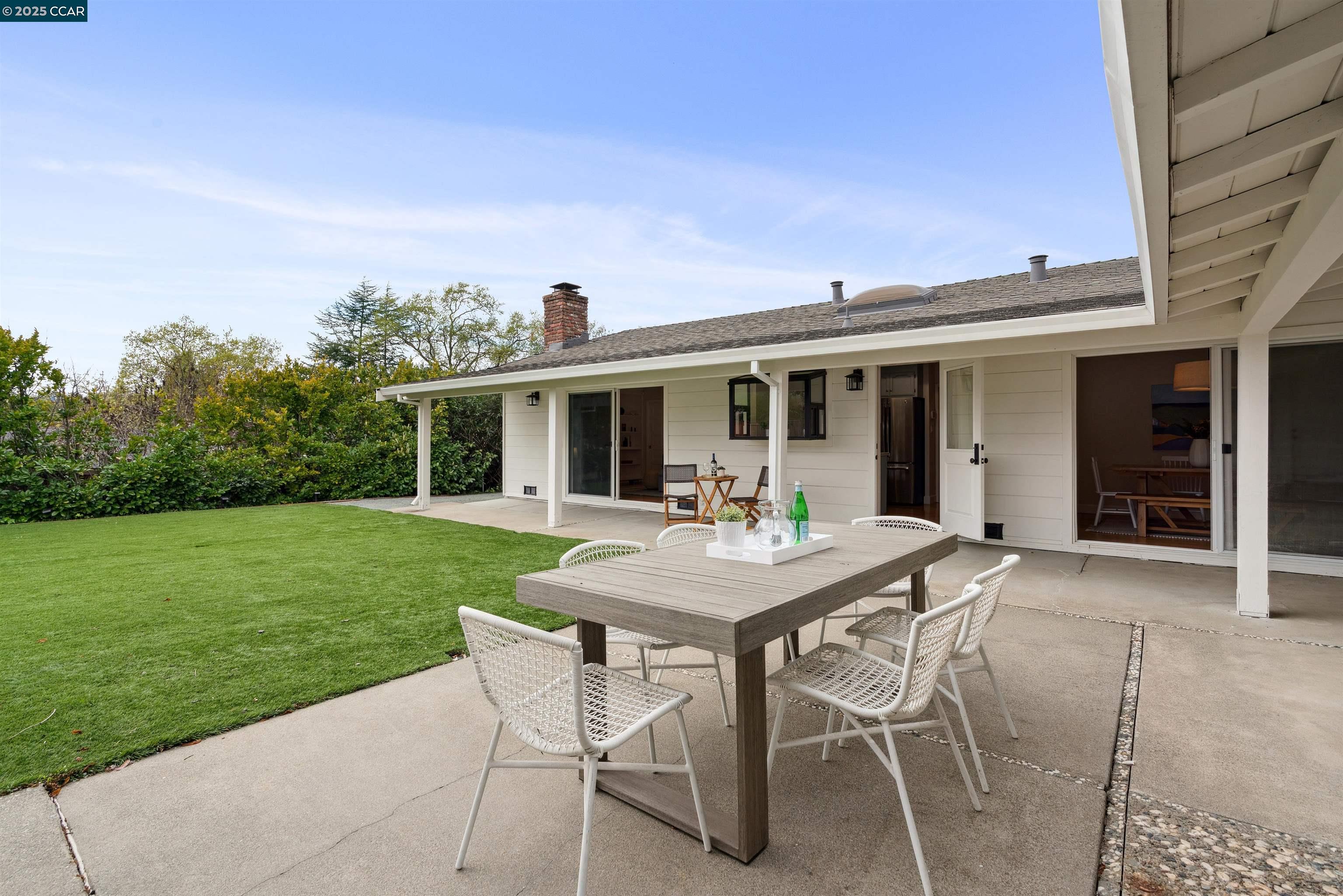617 Huntleigh Dr