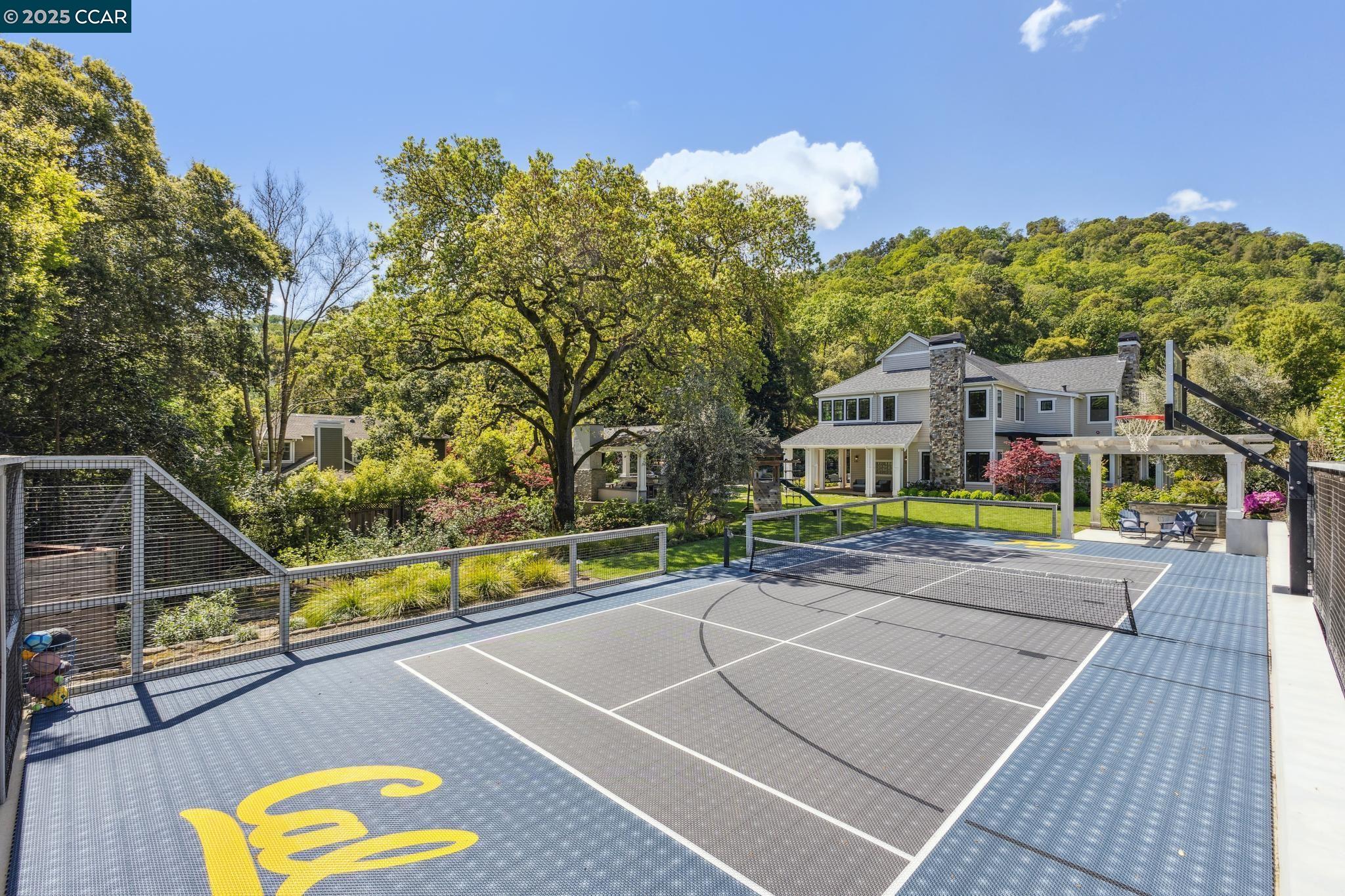 271 Lark Ln