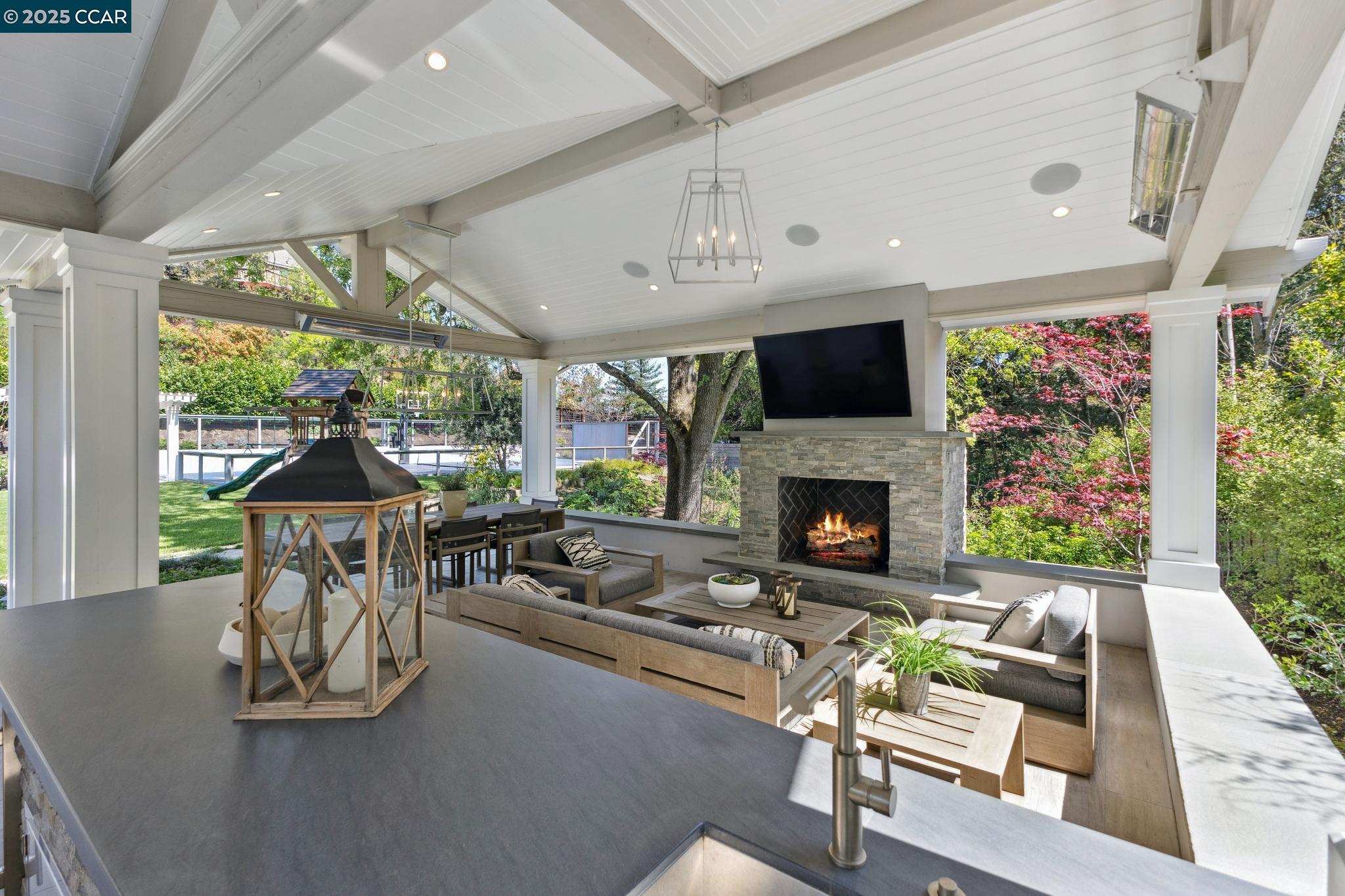 271 Lark Ln