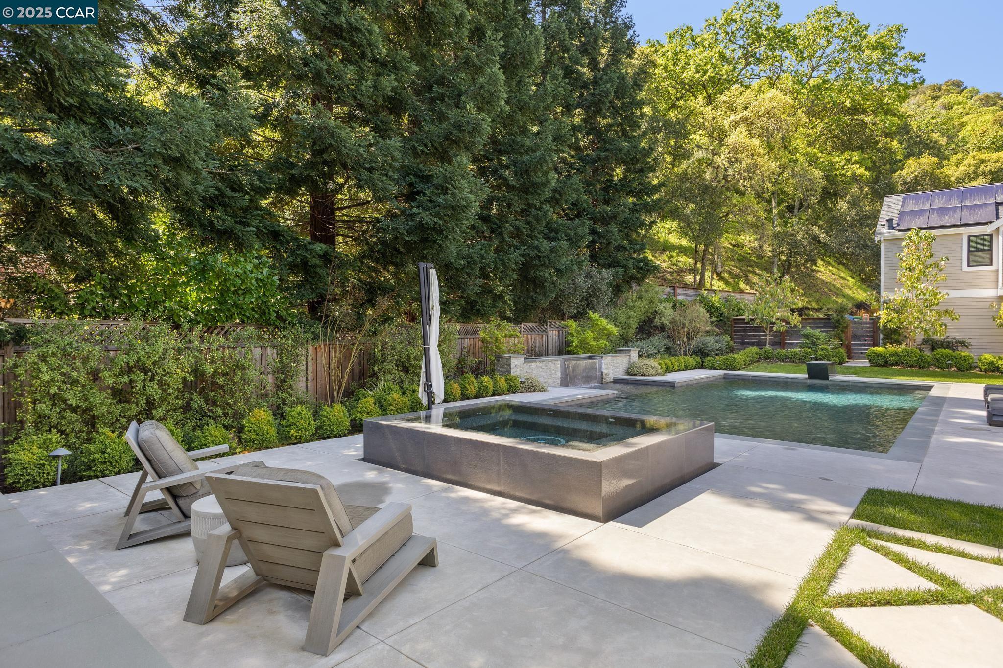 271 Lark Ln