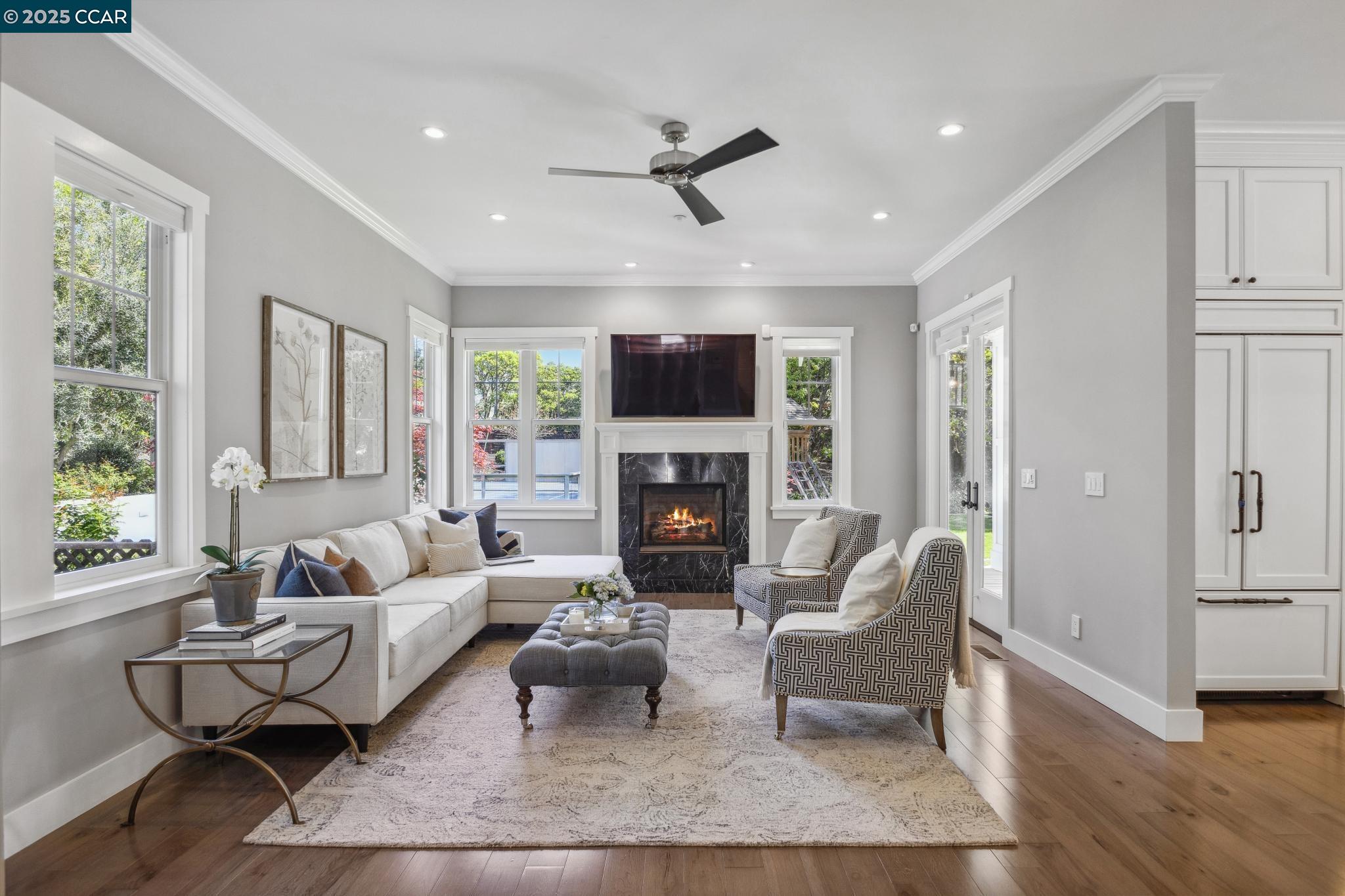 271 Lark Ln