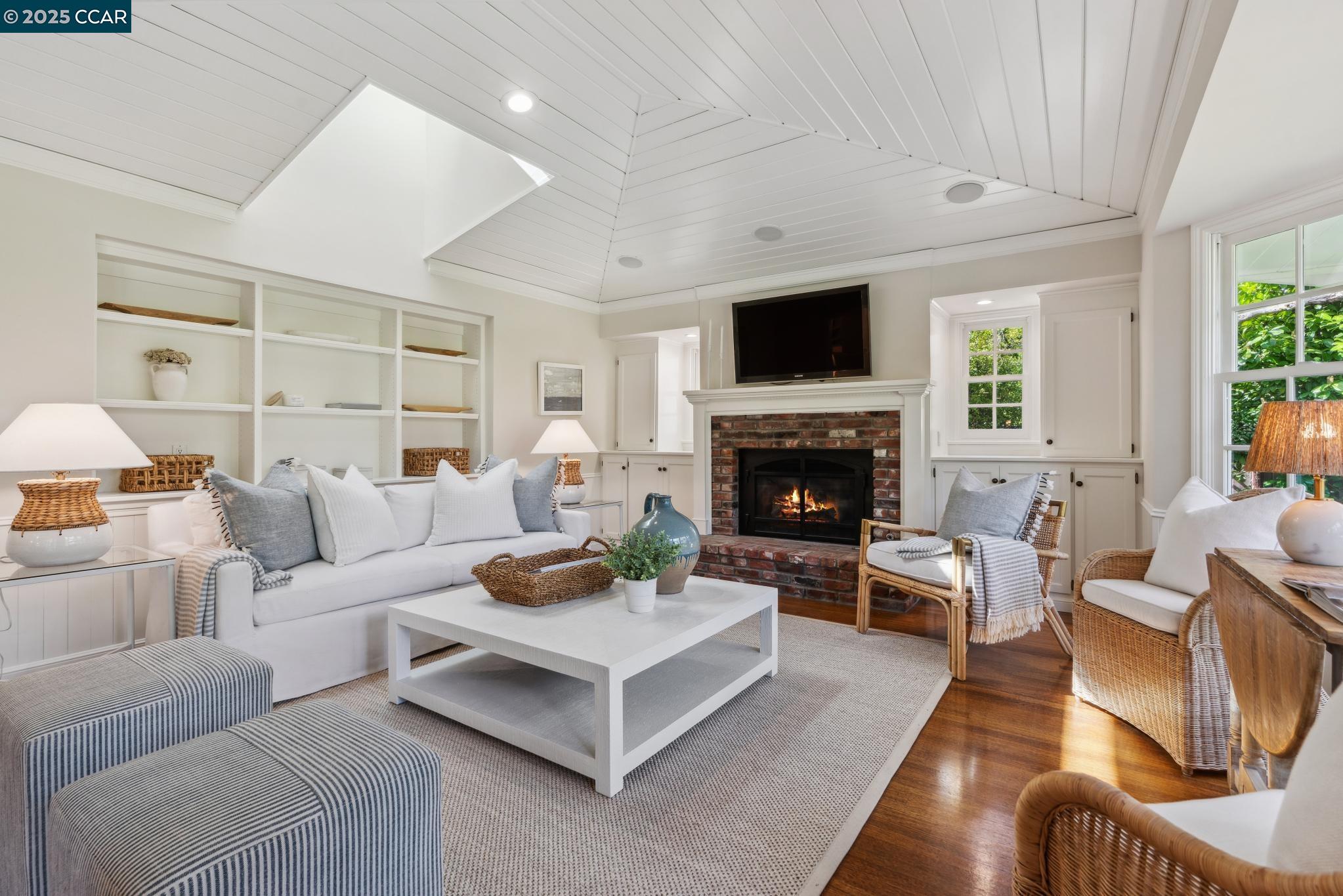 33 Juniper Way