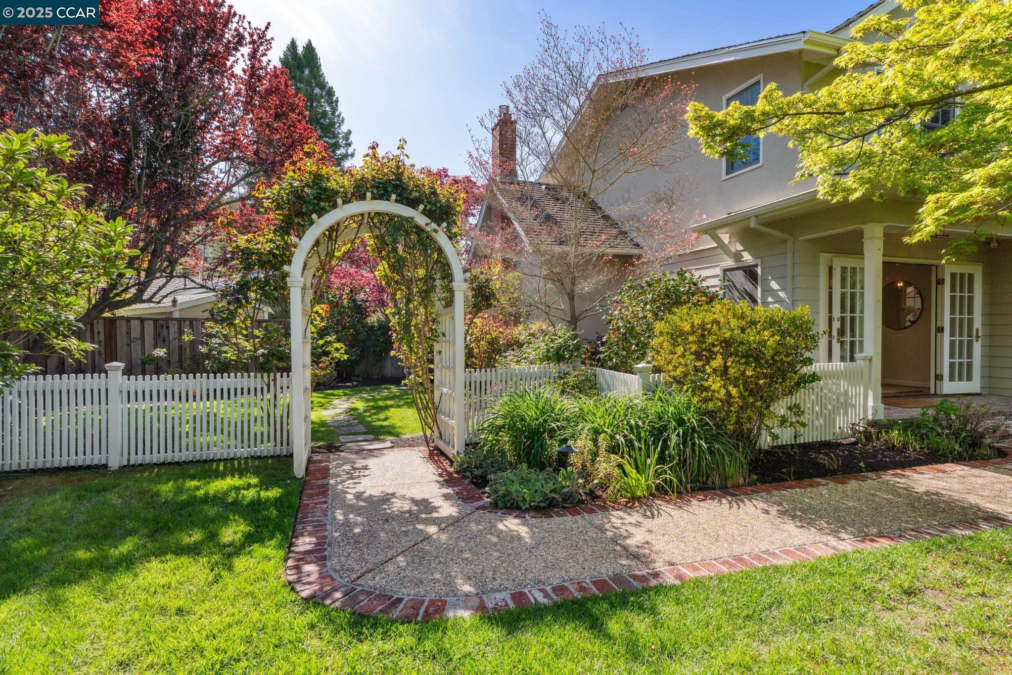 33 Juniper Way